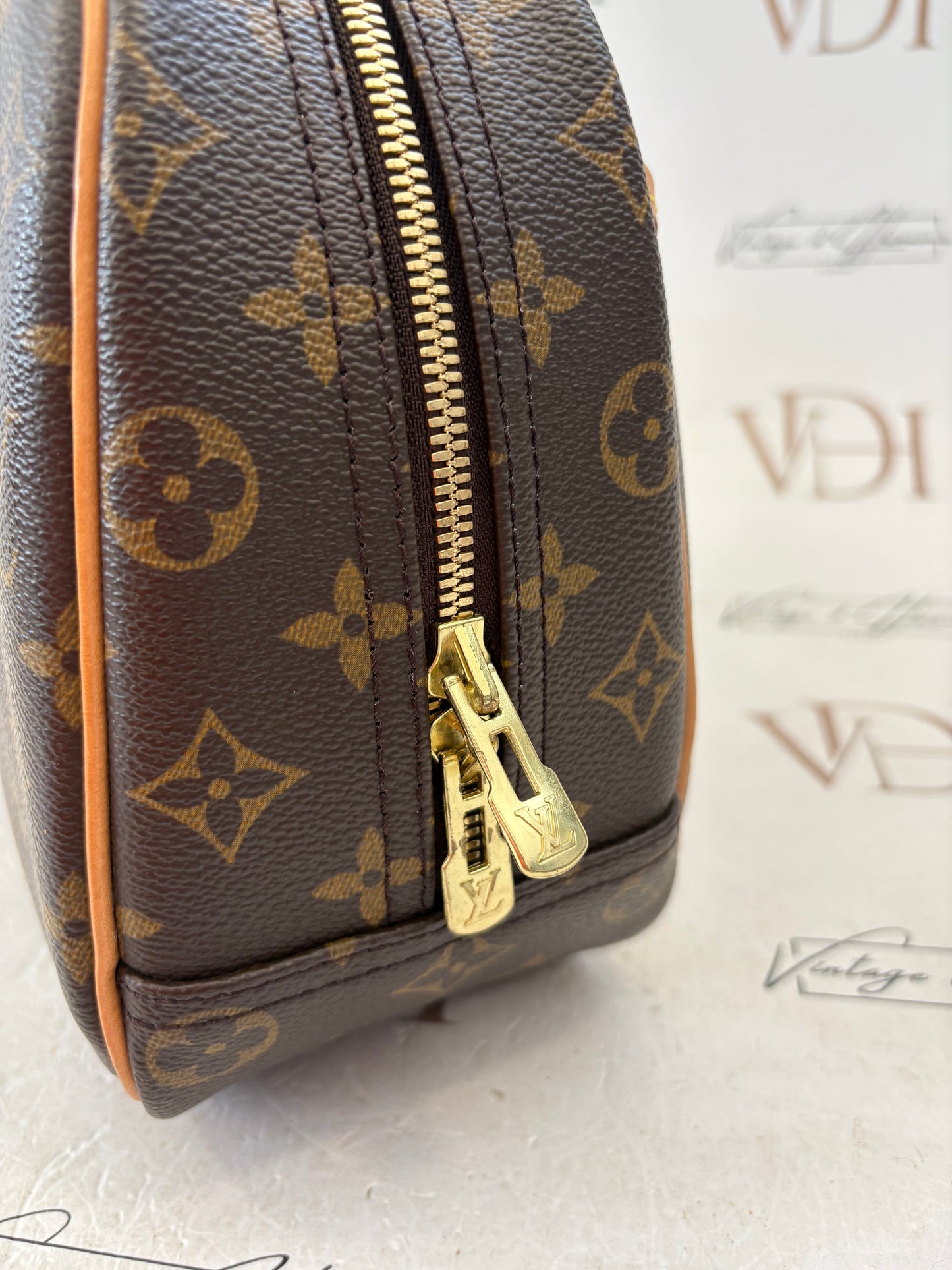 017224 - Louis Vuitton Trouville