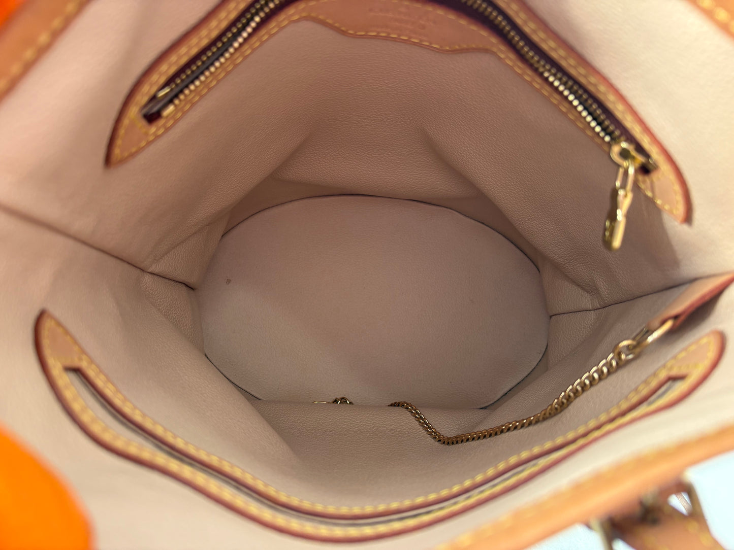 019009 - Louis Vuitton Bucket PM