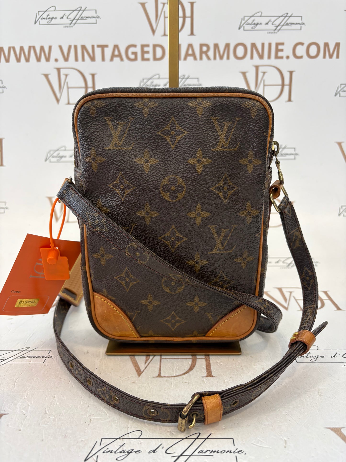 018762 - Louis Vuitton Danube