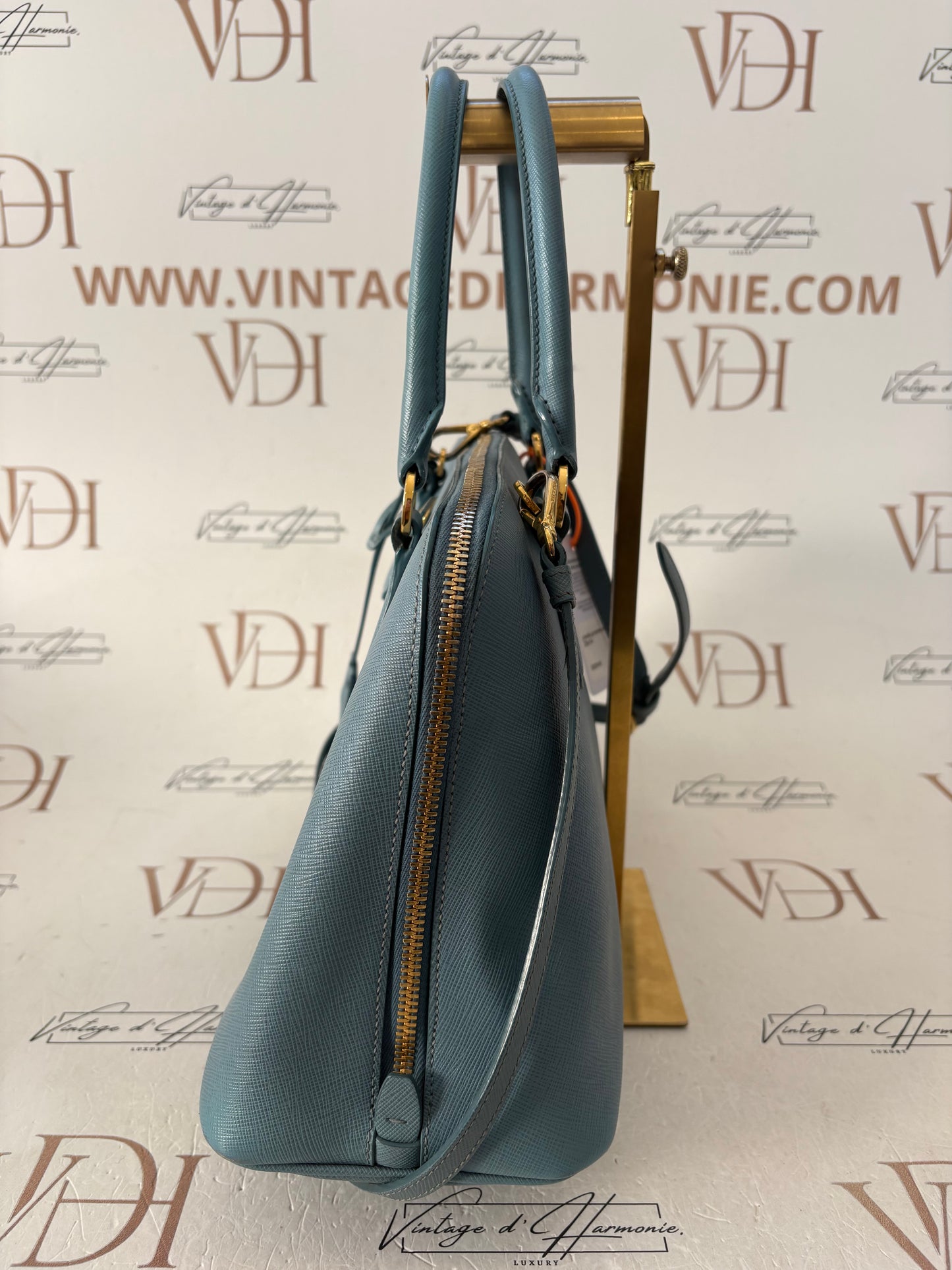 383949 - Prada Promenate