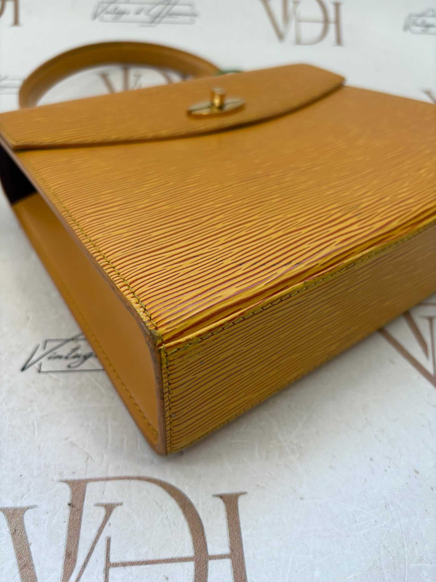 017160 - Louis Vuitton Malesherbes