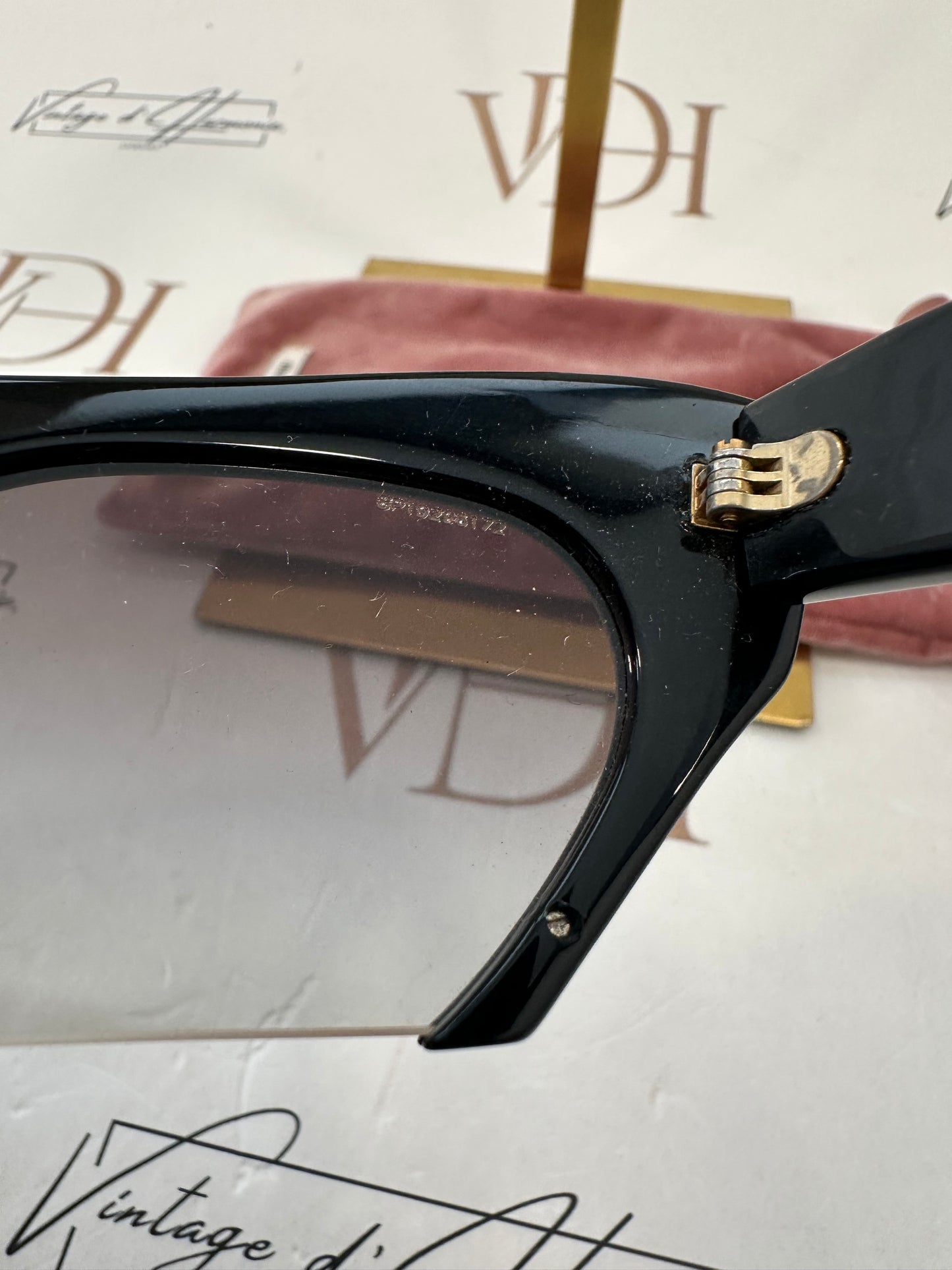 016815 - Miu Miu Sunglasses