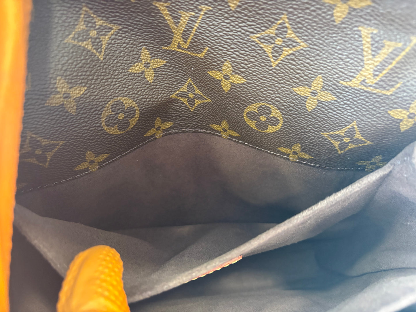 384105 - Louis Vuitton Metis