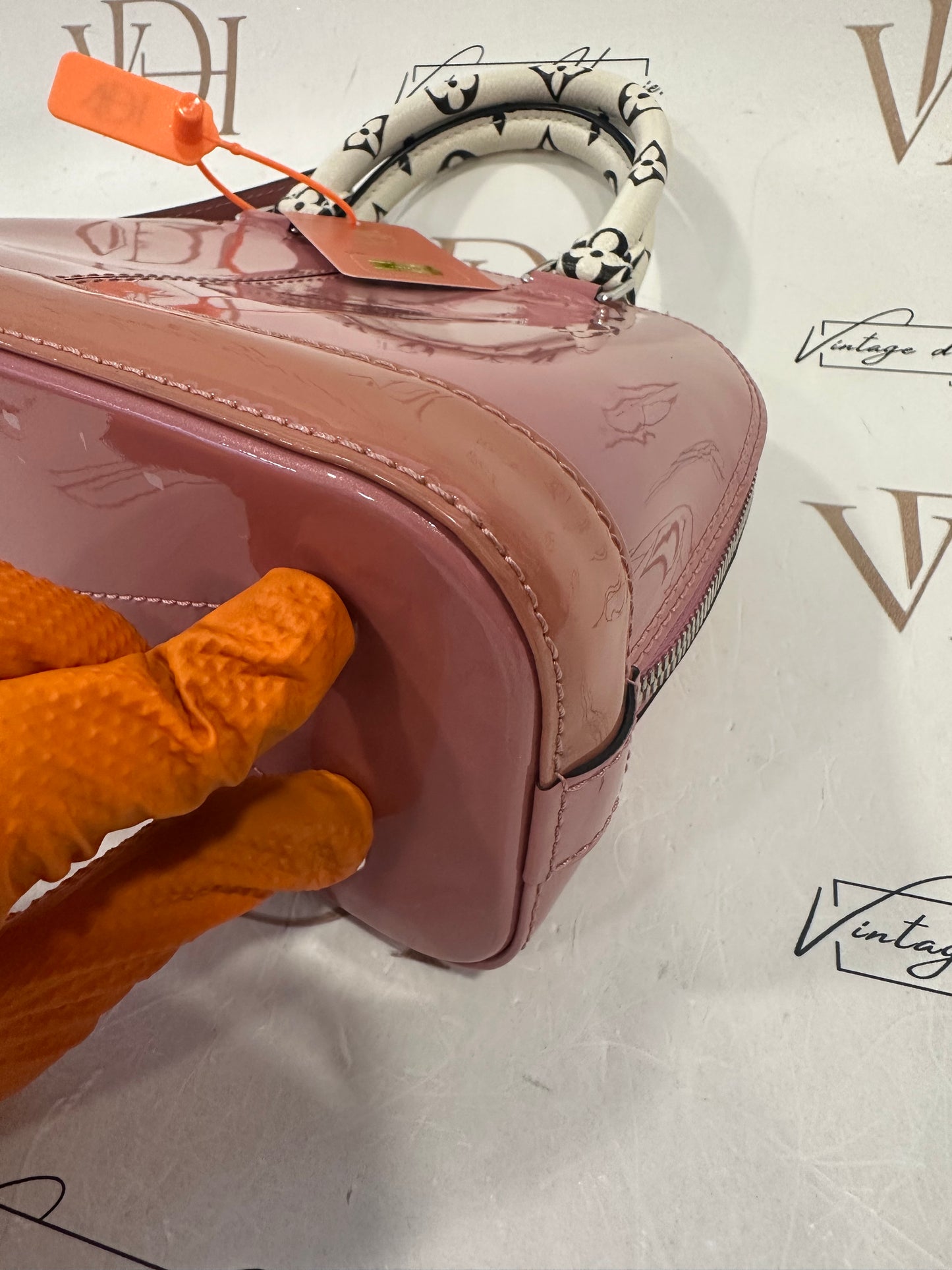 383001 - Louis Vuitton Alma BB