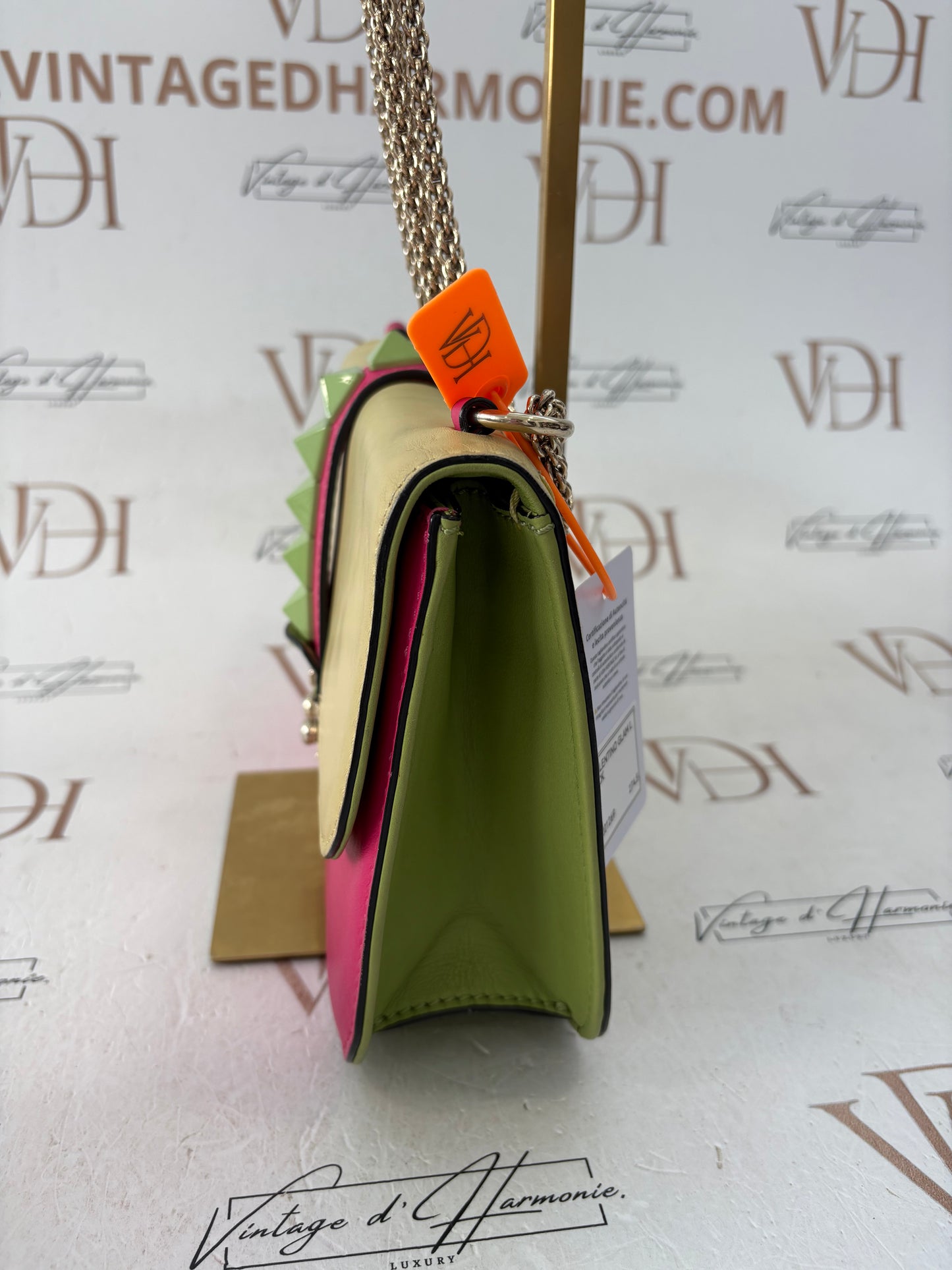 201269 - Valentino Glam Lock