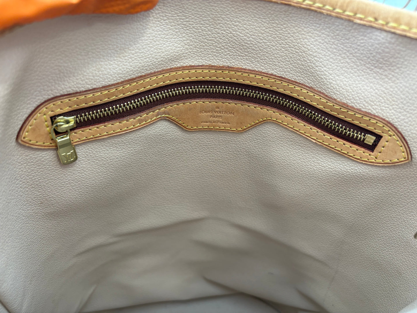 018539 - Louis Vuitton Bucket GM