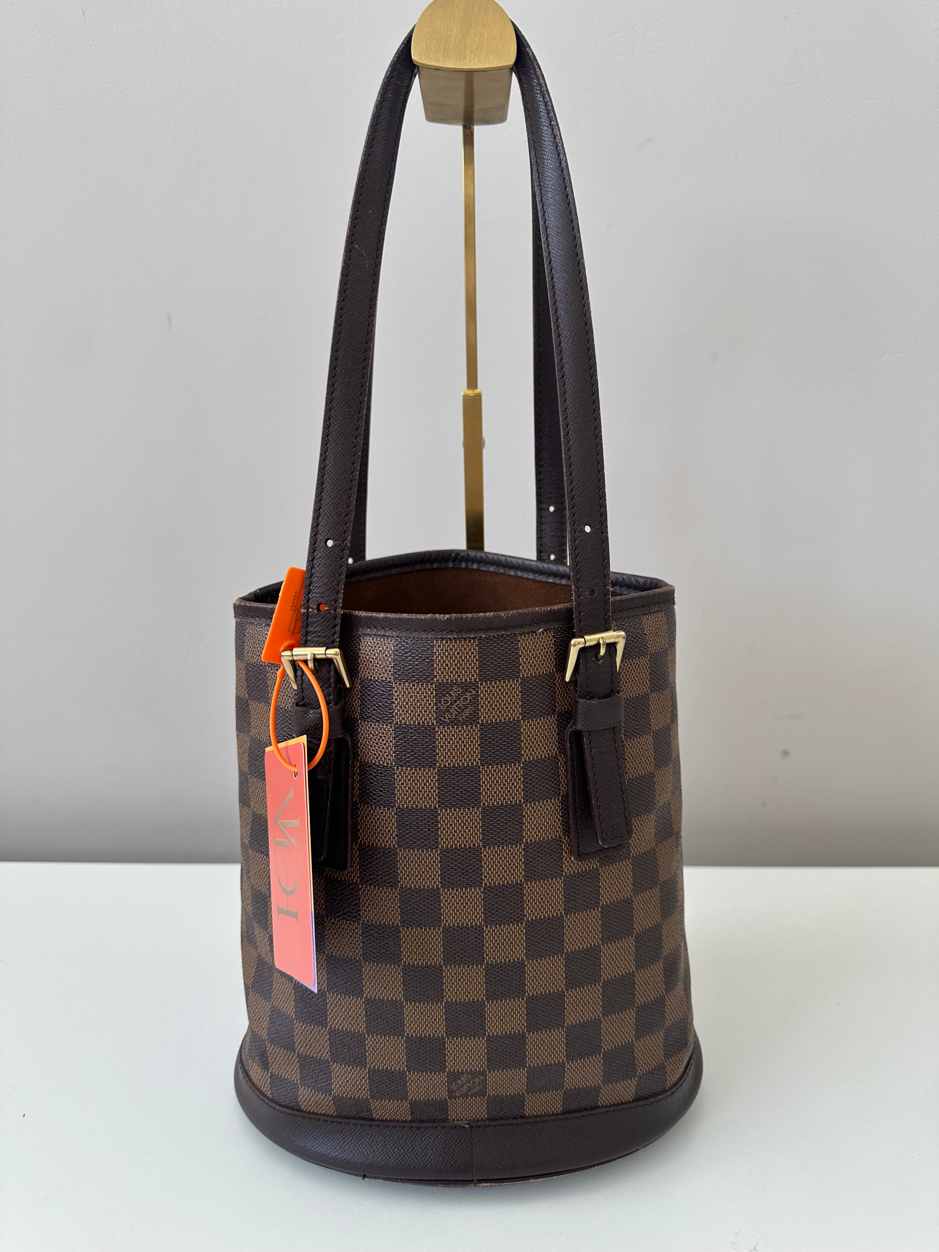 Louis Vuitton Marais
