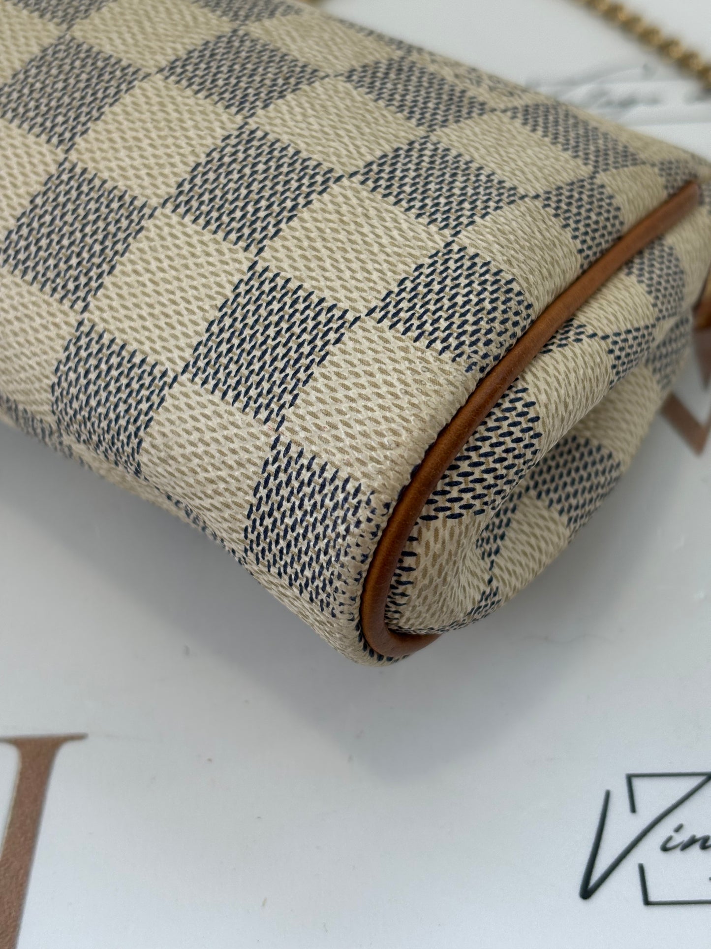 384139 - Louis Vuitton Eva