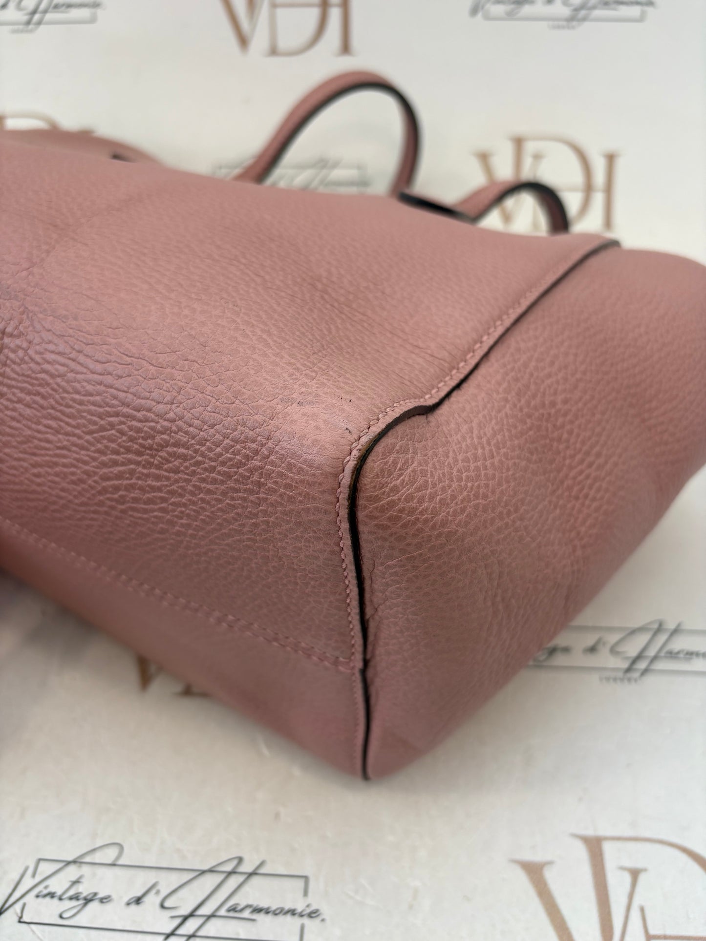 383907 - Gucci Swing