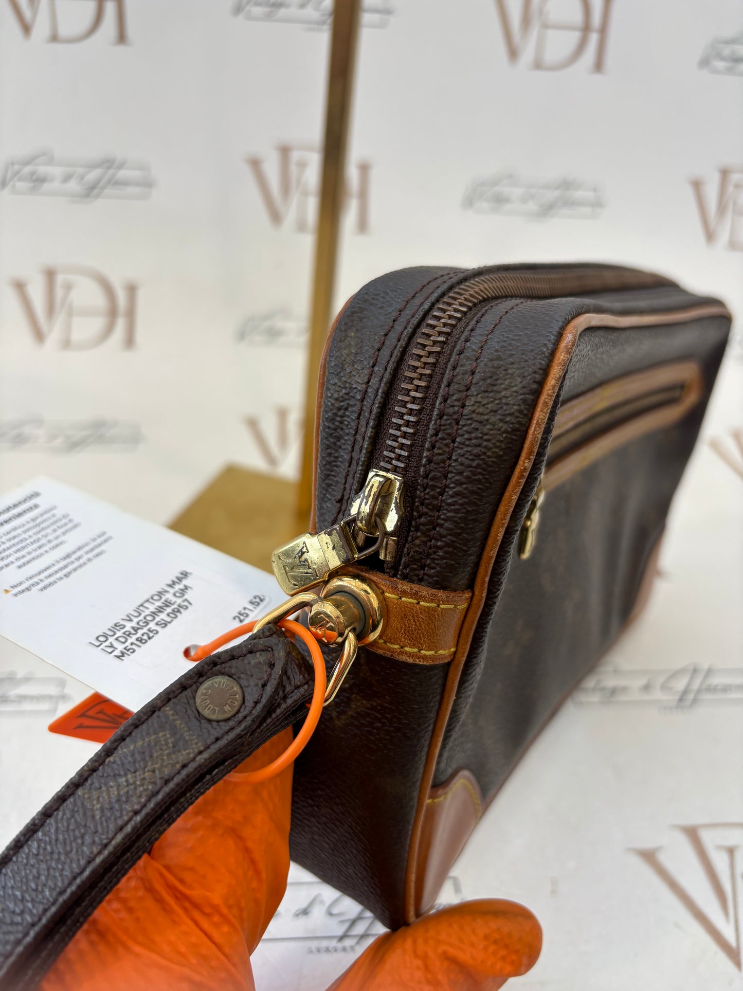 018116 - Louis Vuitton Dragonne GM