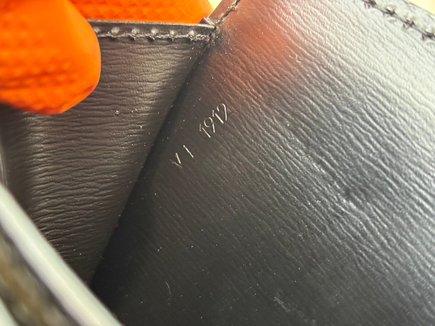 018067 - Louis Vuitton Epi Capuchin