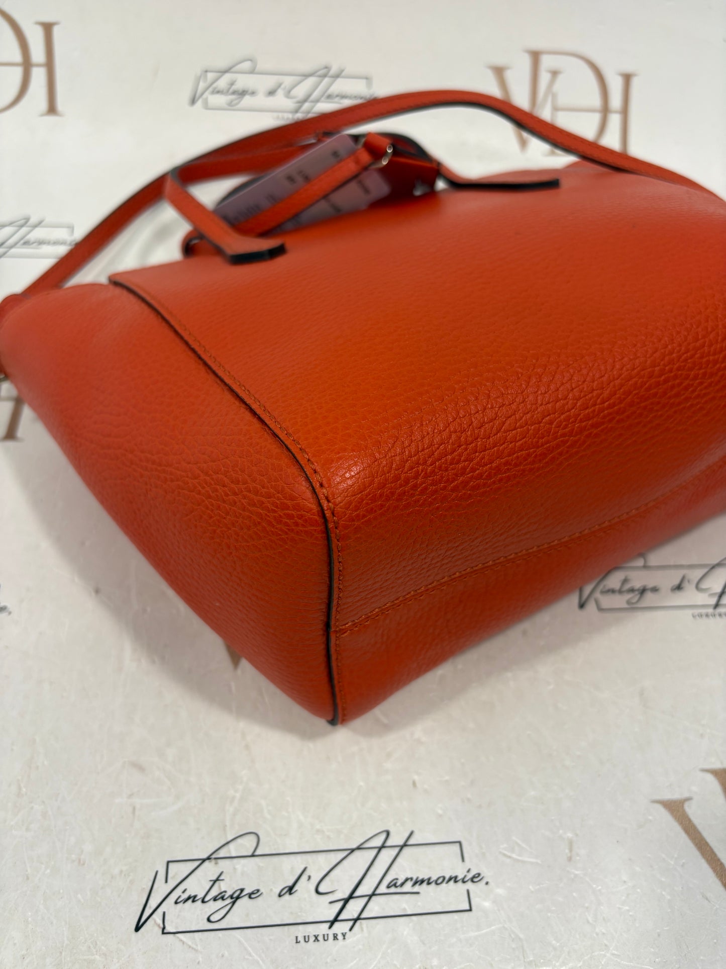 384026 - Gucci Swing