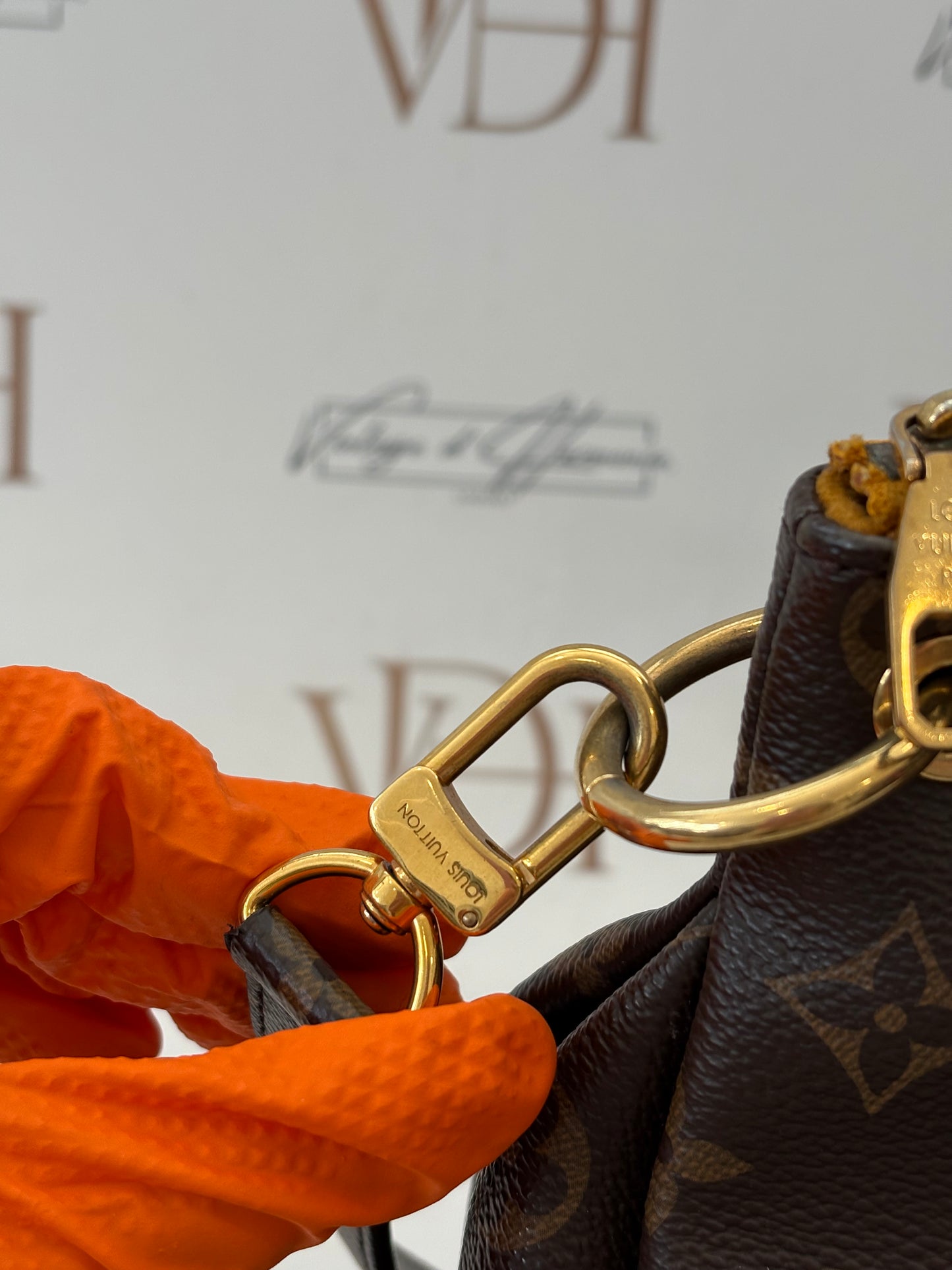 384141 - Louis Vuitton Pallas