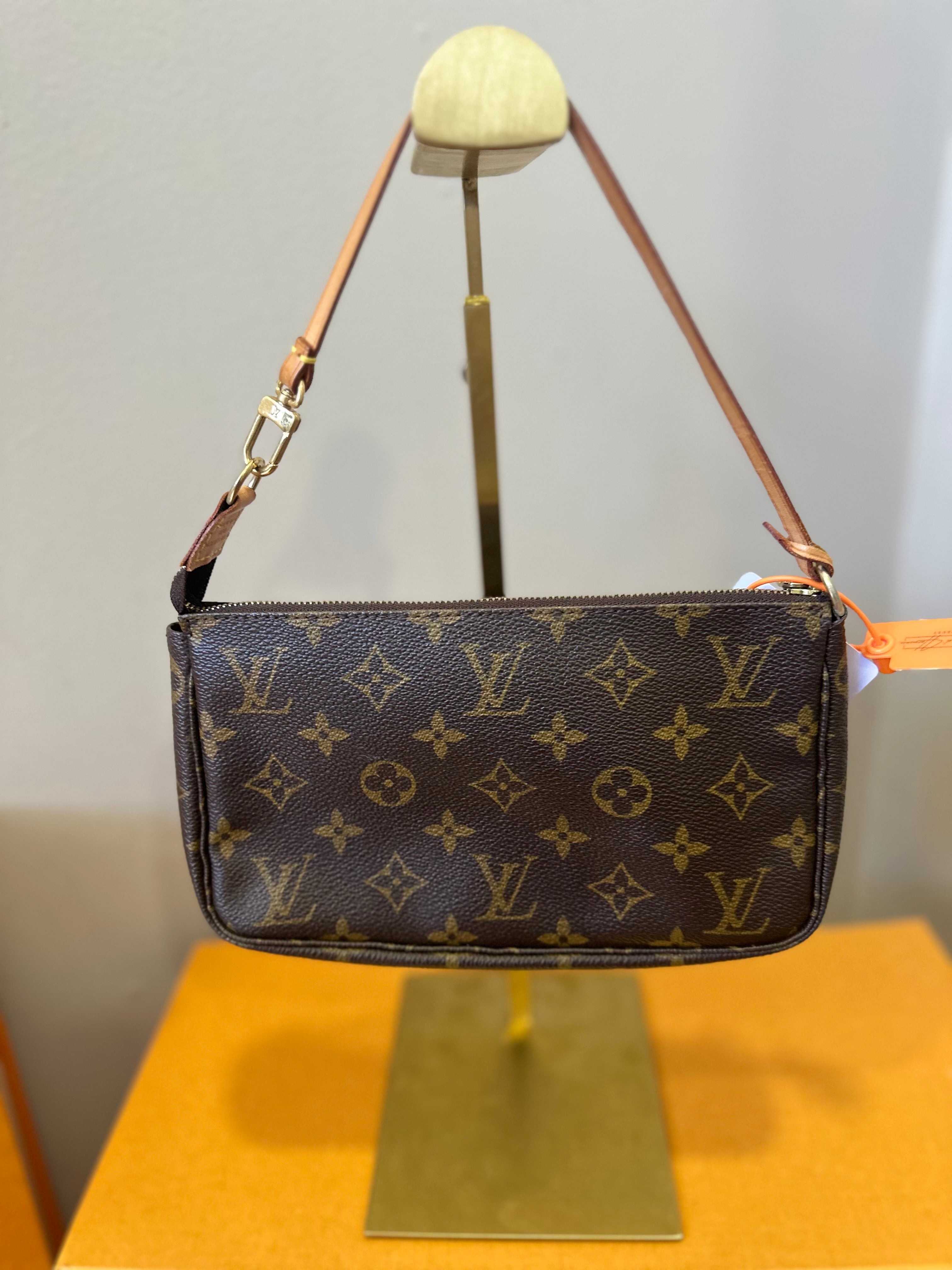 Louis Vuitton Pochette