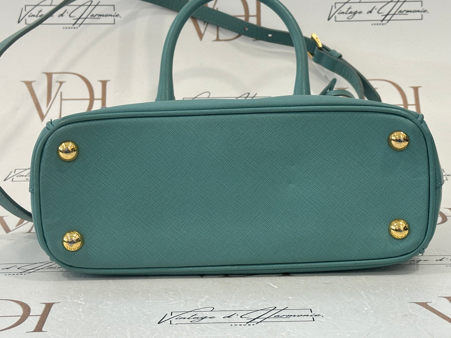 382952 - Prada Galleria
