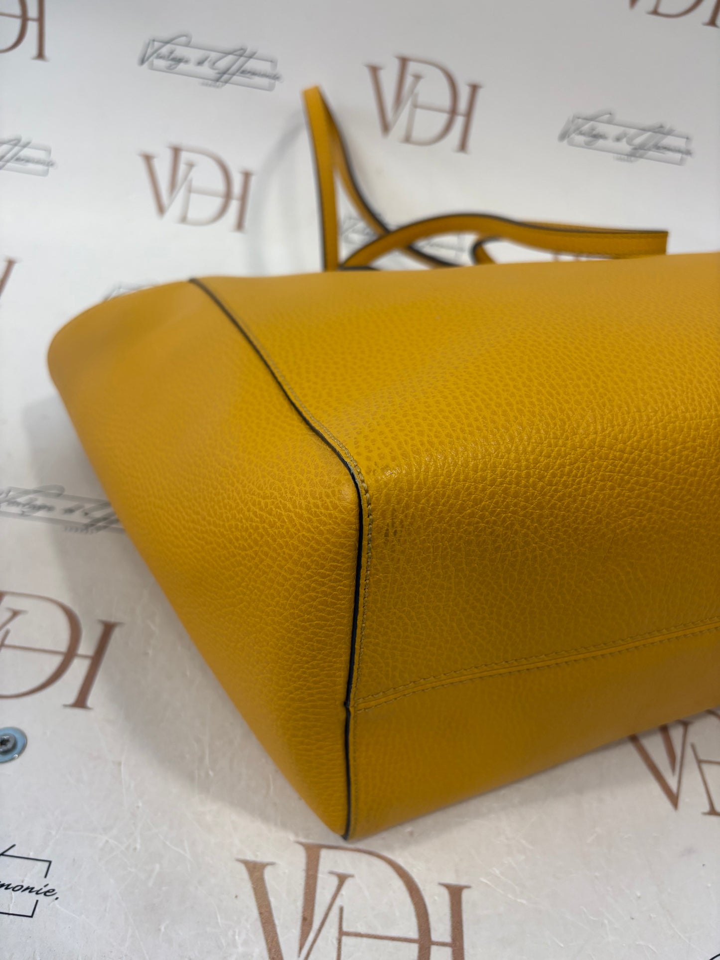 383715 - Gucci Swing Yellow