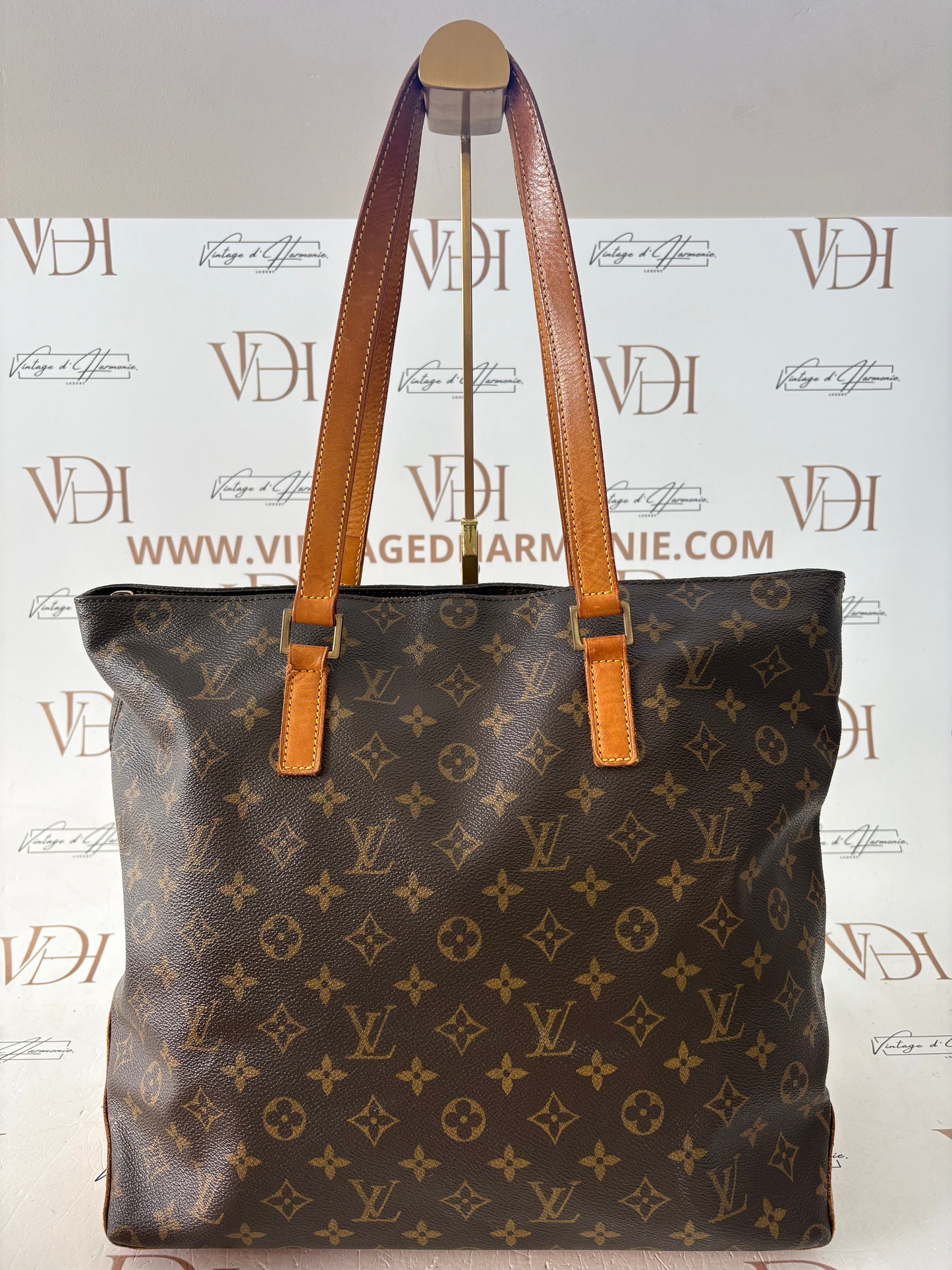 018211 - Louis Vuitton Cabas Mezzo