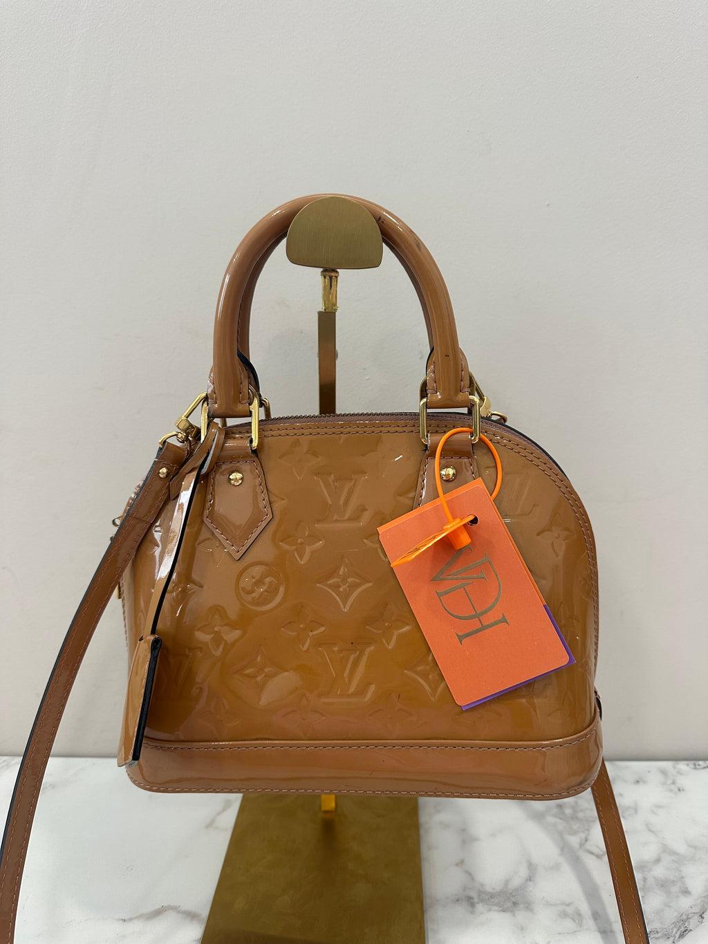 Louis Vuitton Alma BB Vernis Beige