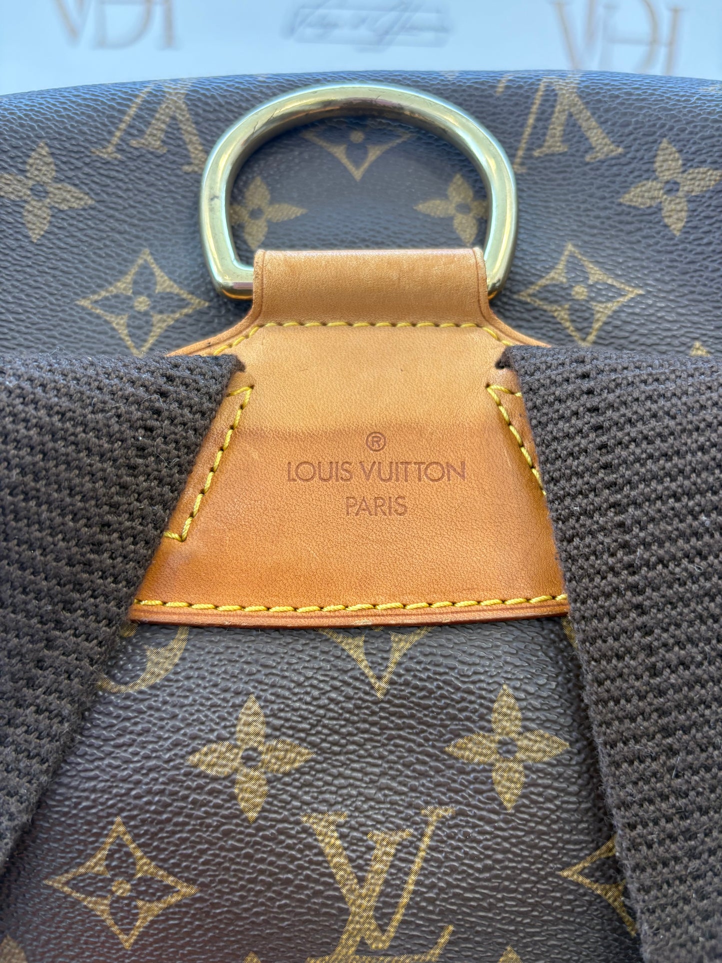 018620 - Louis Vuitton Montsouris GM