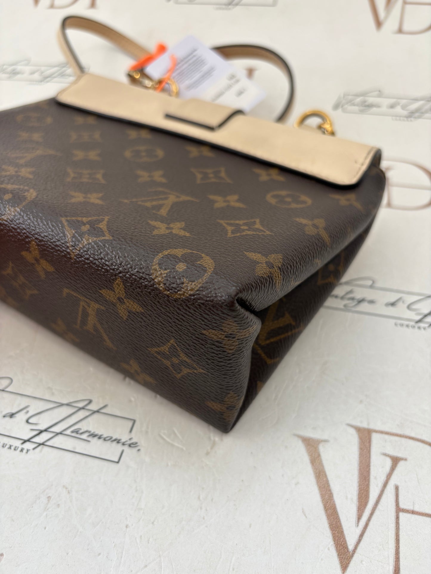 383979 - Louis Vuitton Locky BB