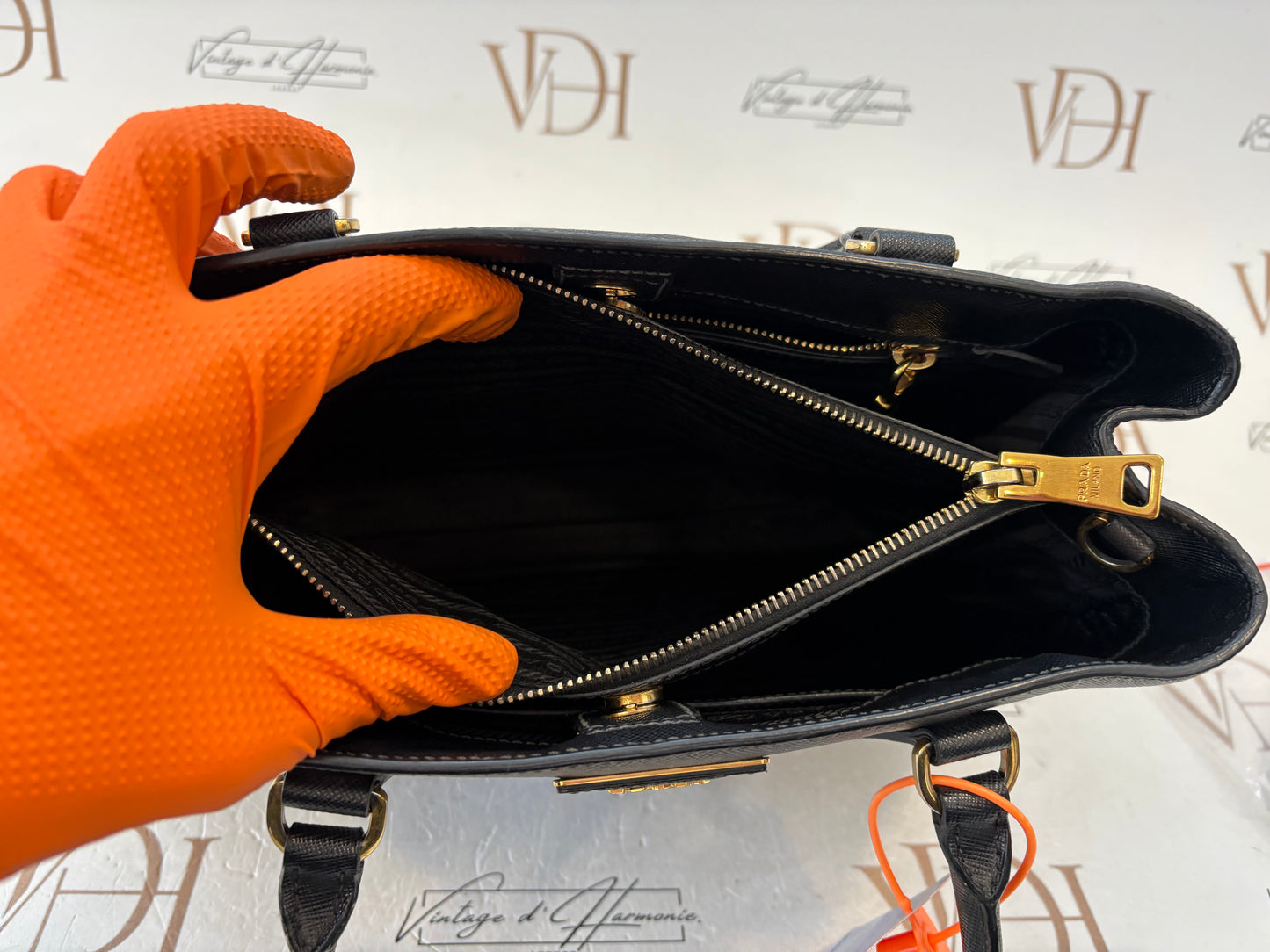 383698 - Prada Galleria Black
