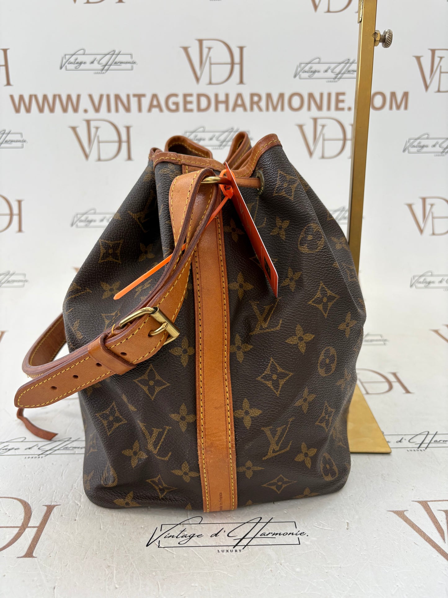 018246 - Louis Vuitton Petite Noé