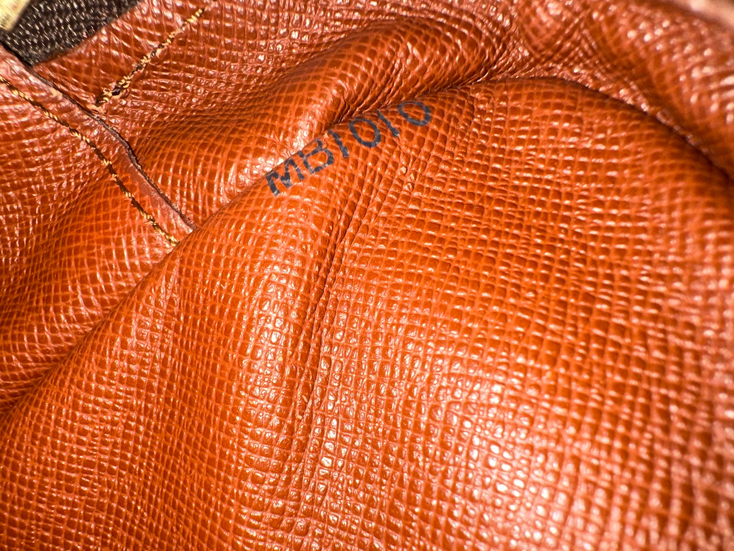 Louis Vuitton Trocadero 24