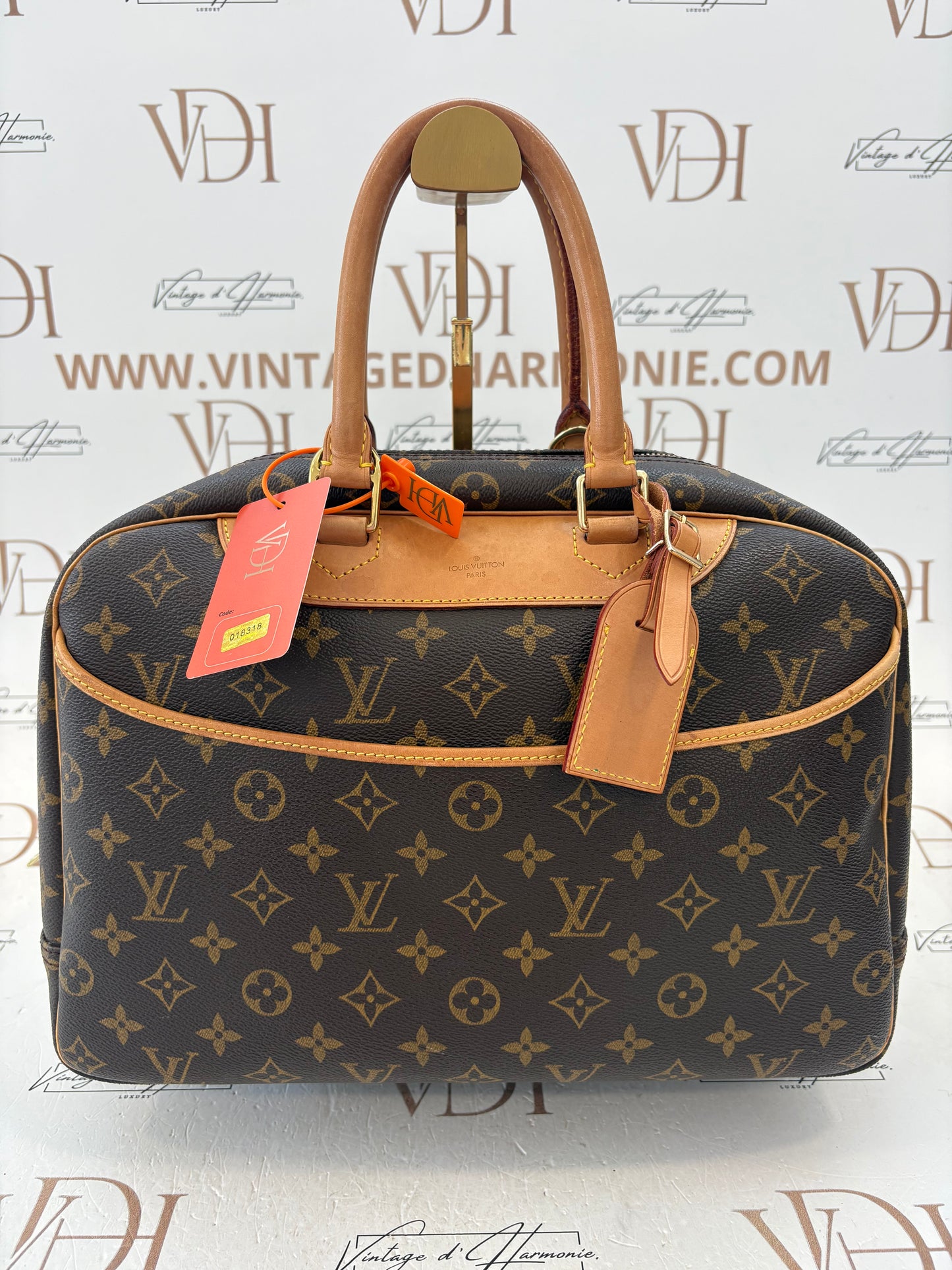 018318 - Louis Vuitton Deauville