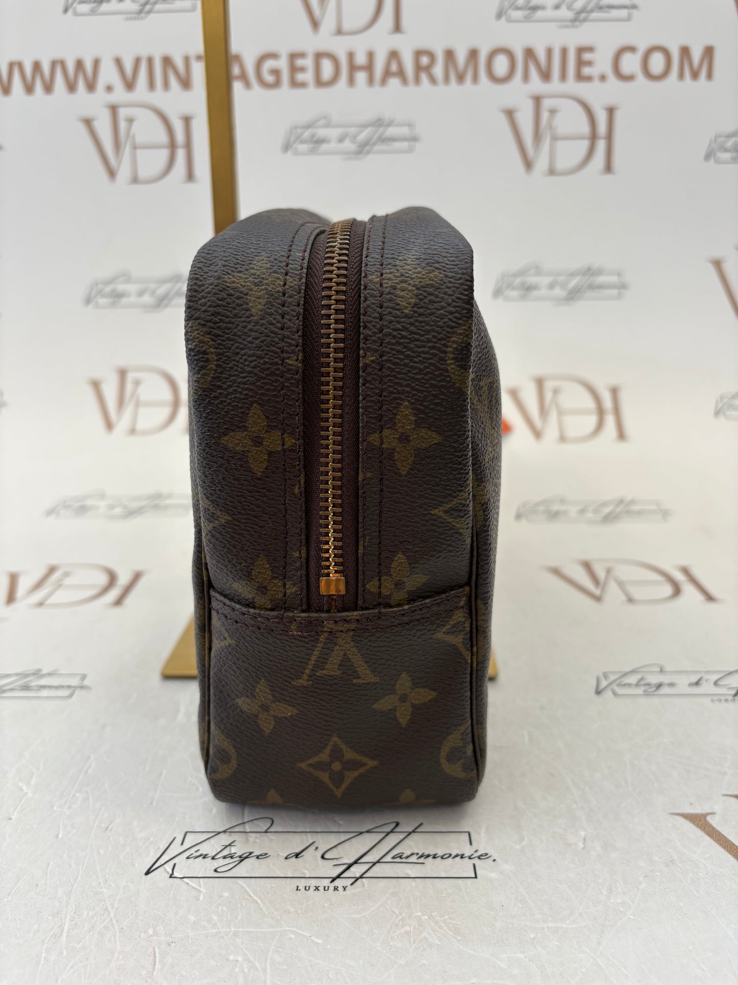 017645 - Louis Vuitton Trousse Toilette 28