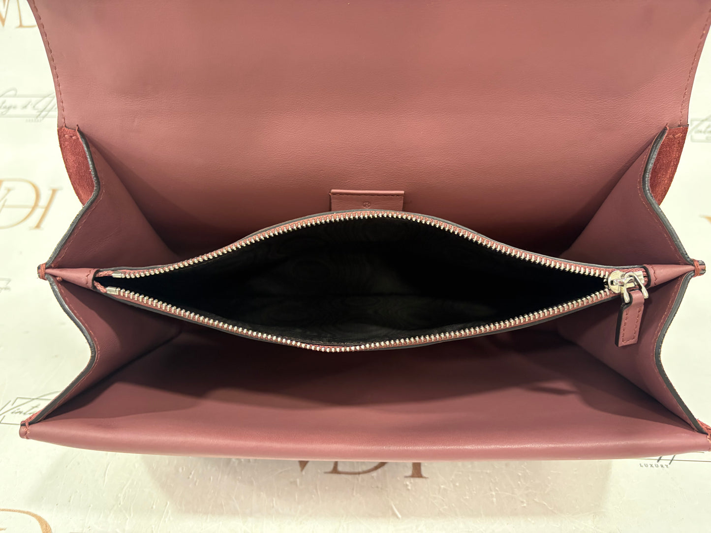 201000 - Gucci Dionysus