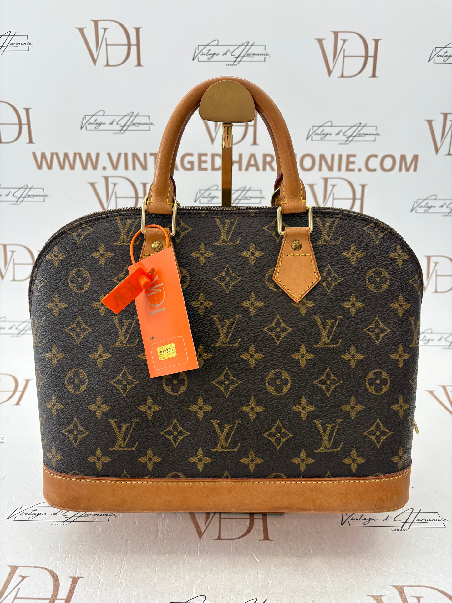 018850 - Louis Vuitton Alma
