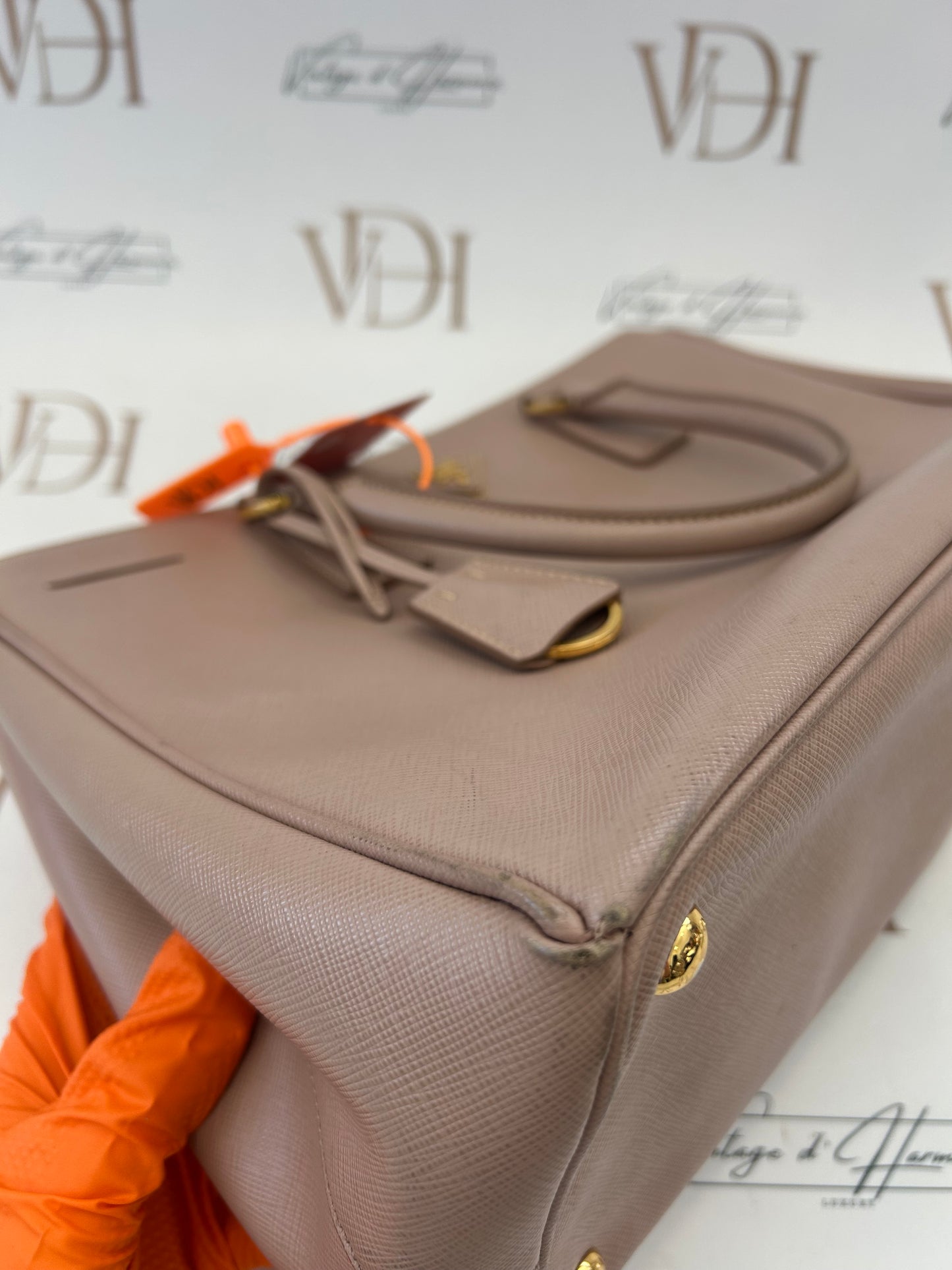 201017 - Prada Galleria