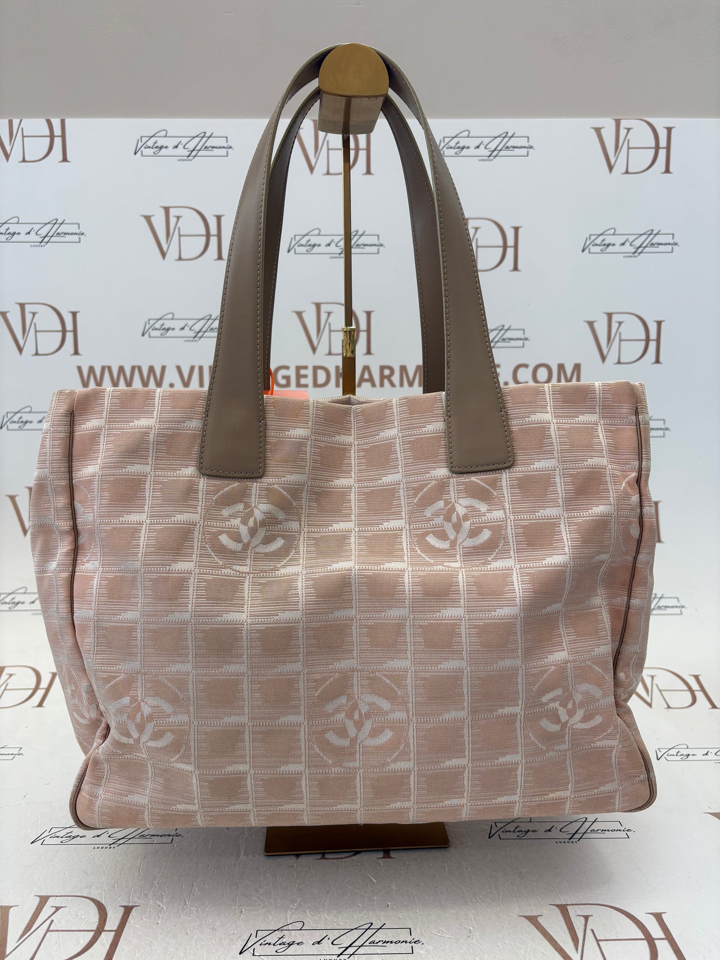 018207 - Chanel Tote MM Jacquard