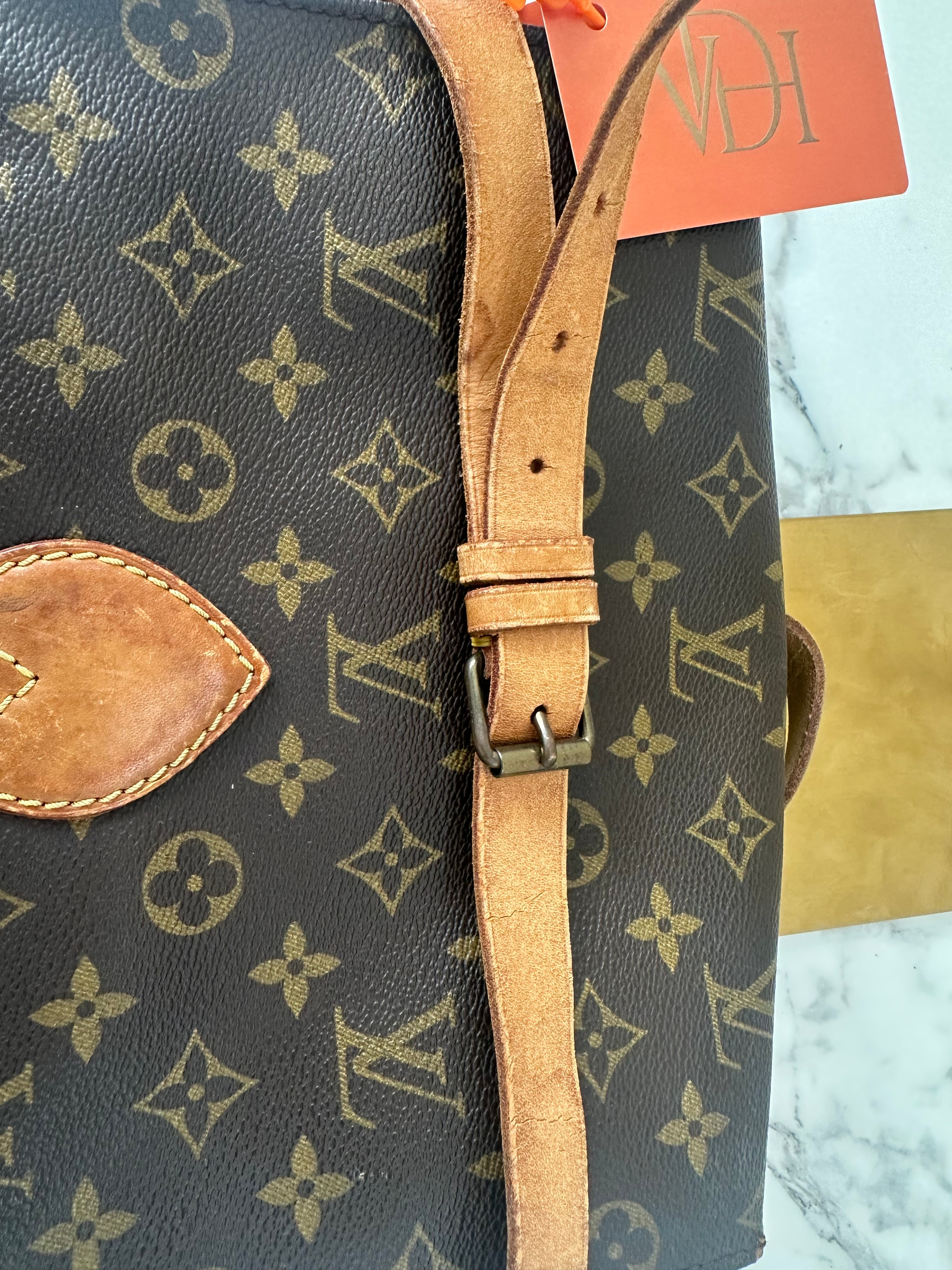 Louis Vuitton Cartouchiere GM