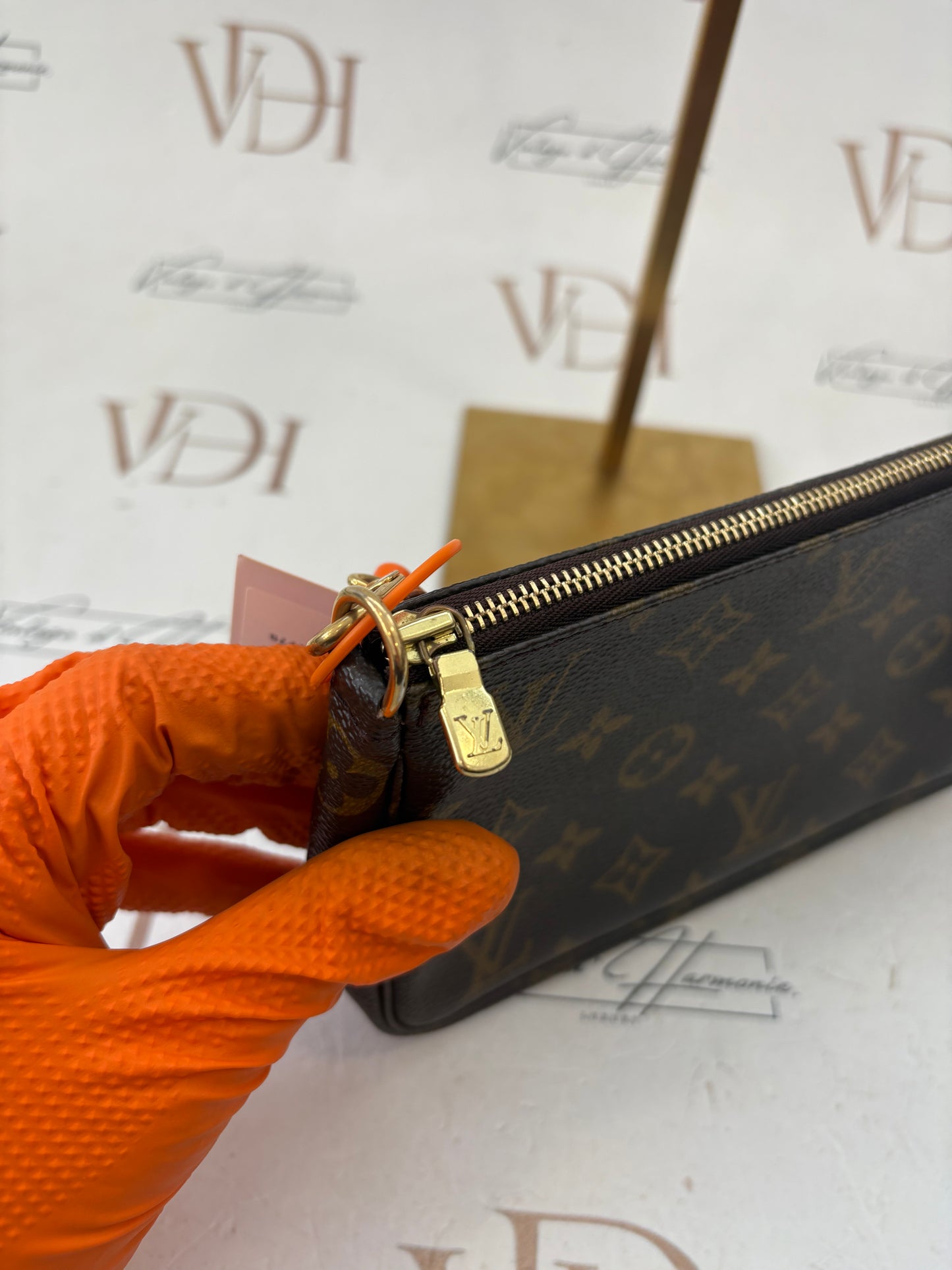 018729 - Louis Vuitton Pochette Accessoires