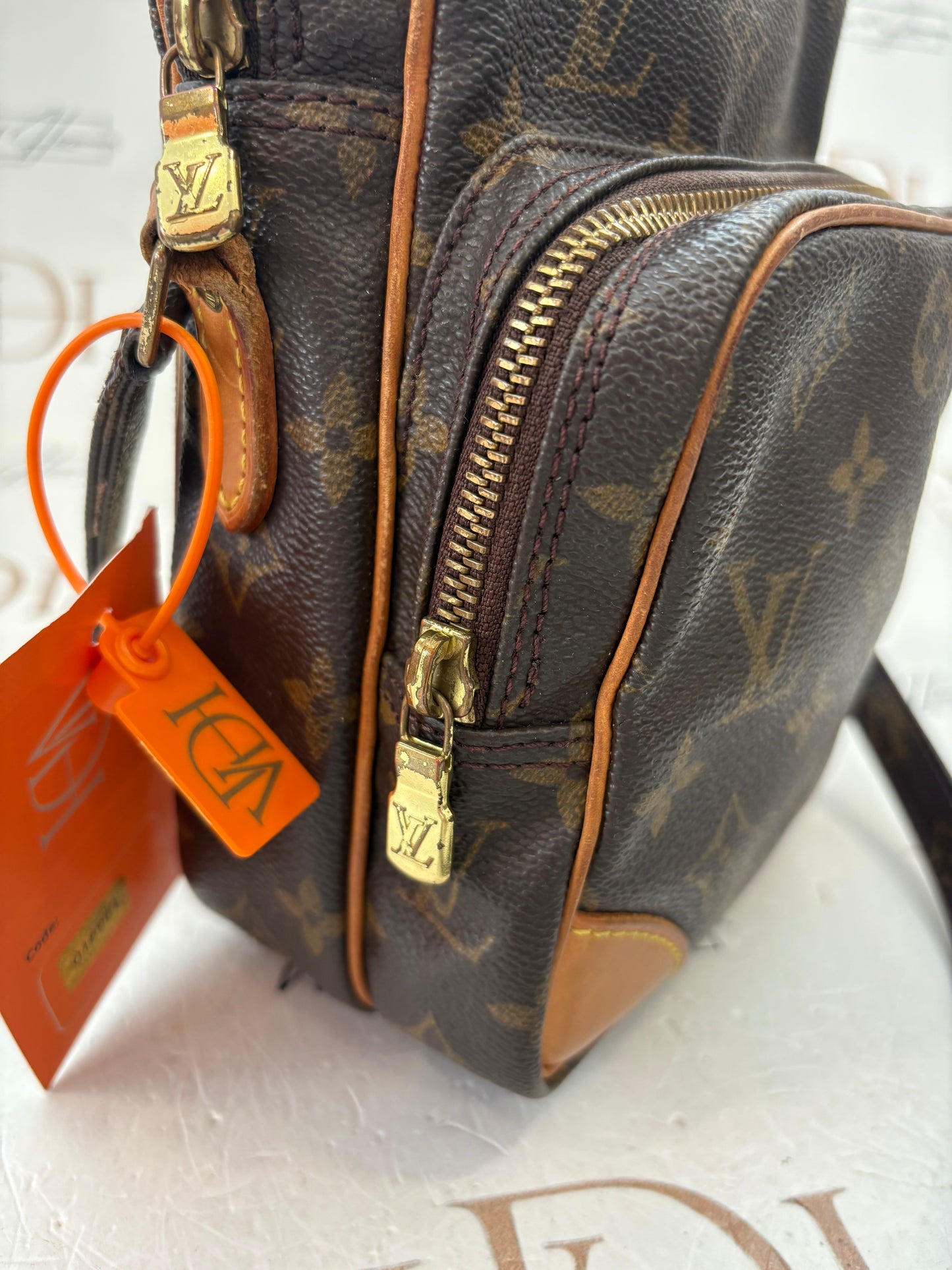 018961 - Louis Vuitton Amazon