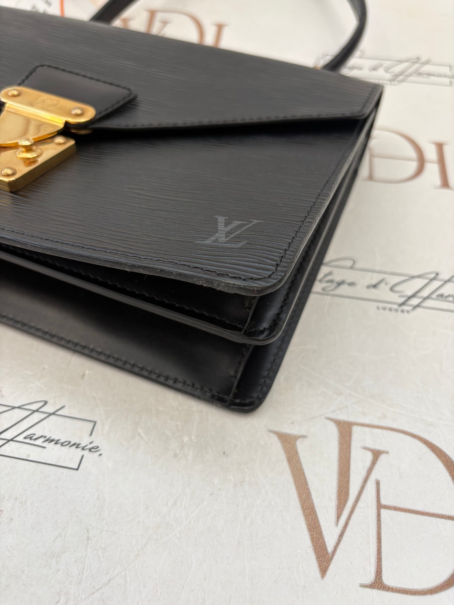 017647 - Louis Vuitton Epi Concorde