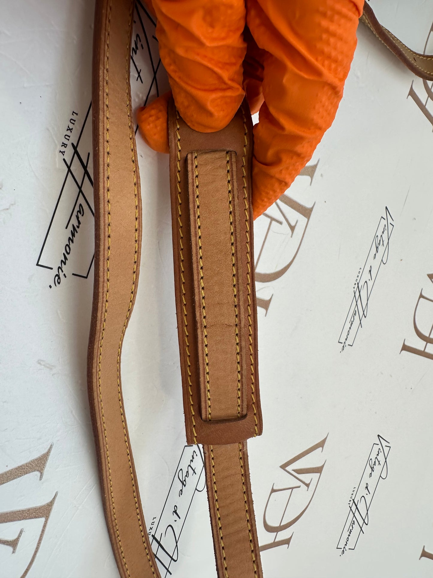 017811 - Louis Vuitton Trocadero 24