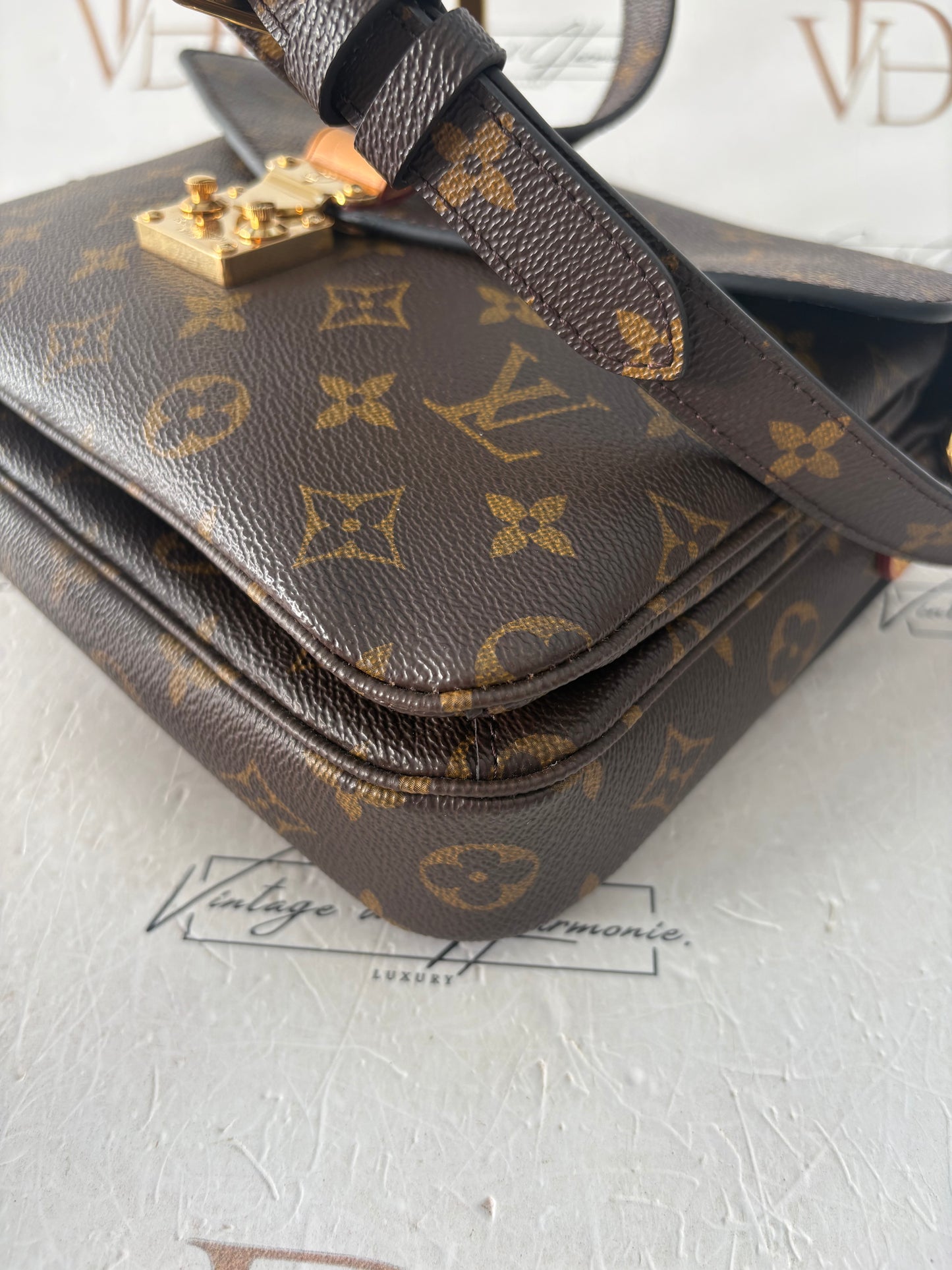 201106 - Louis Vuitton Metis