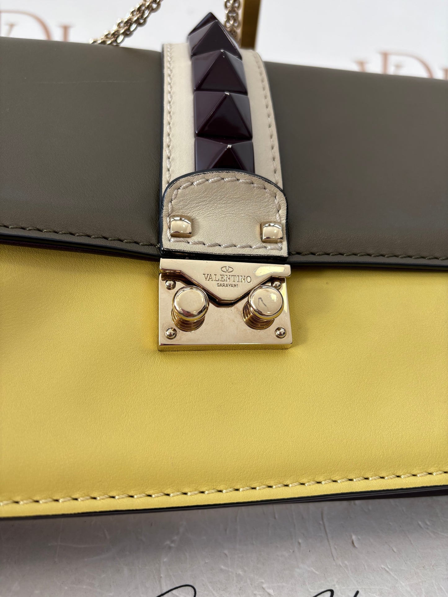 383475 - Valentino Glam Lock