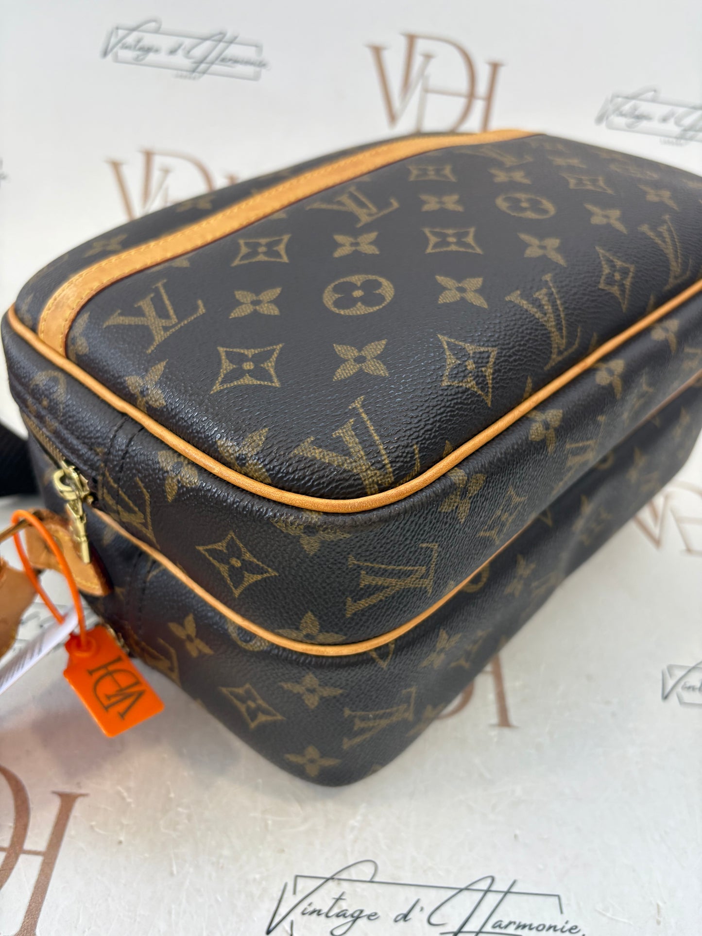 018226 - Louis Vuitton Reporter PM