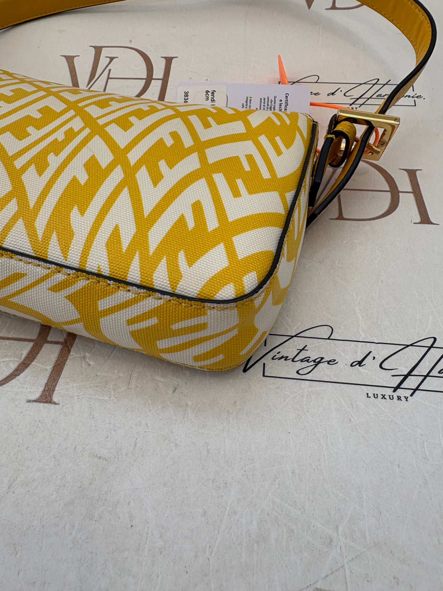 383618 - Fendi Baguette