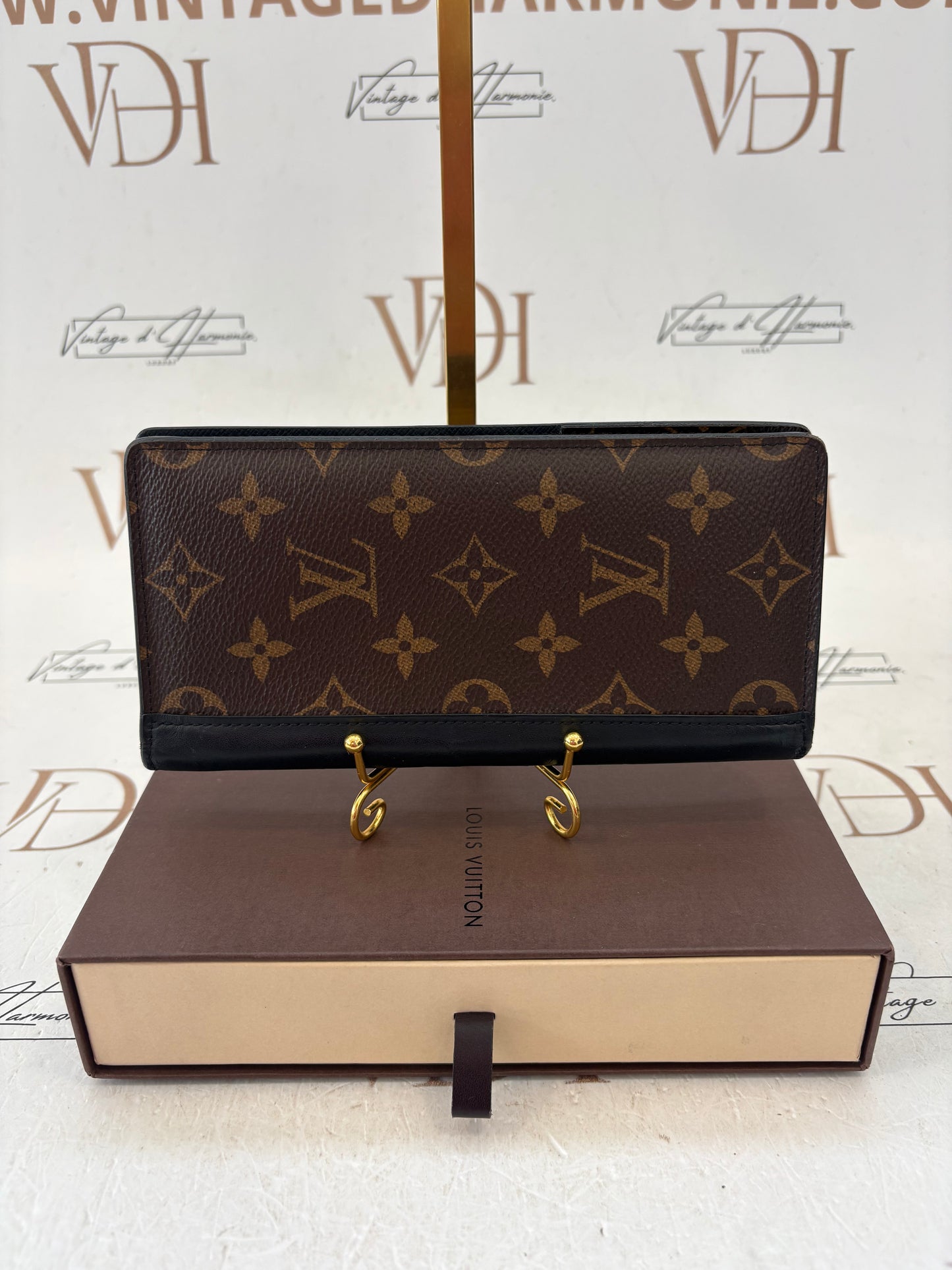 017068 - Louis Vuitton Wallet
