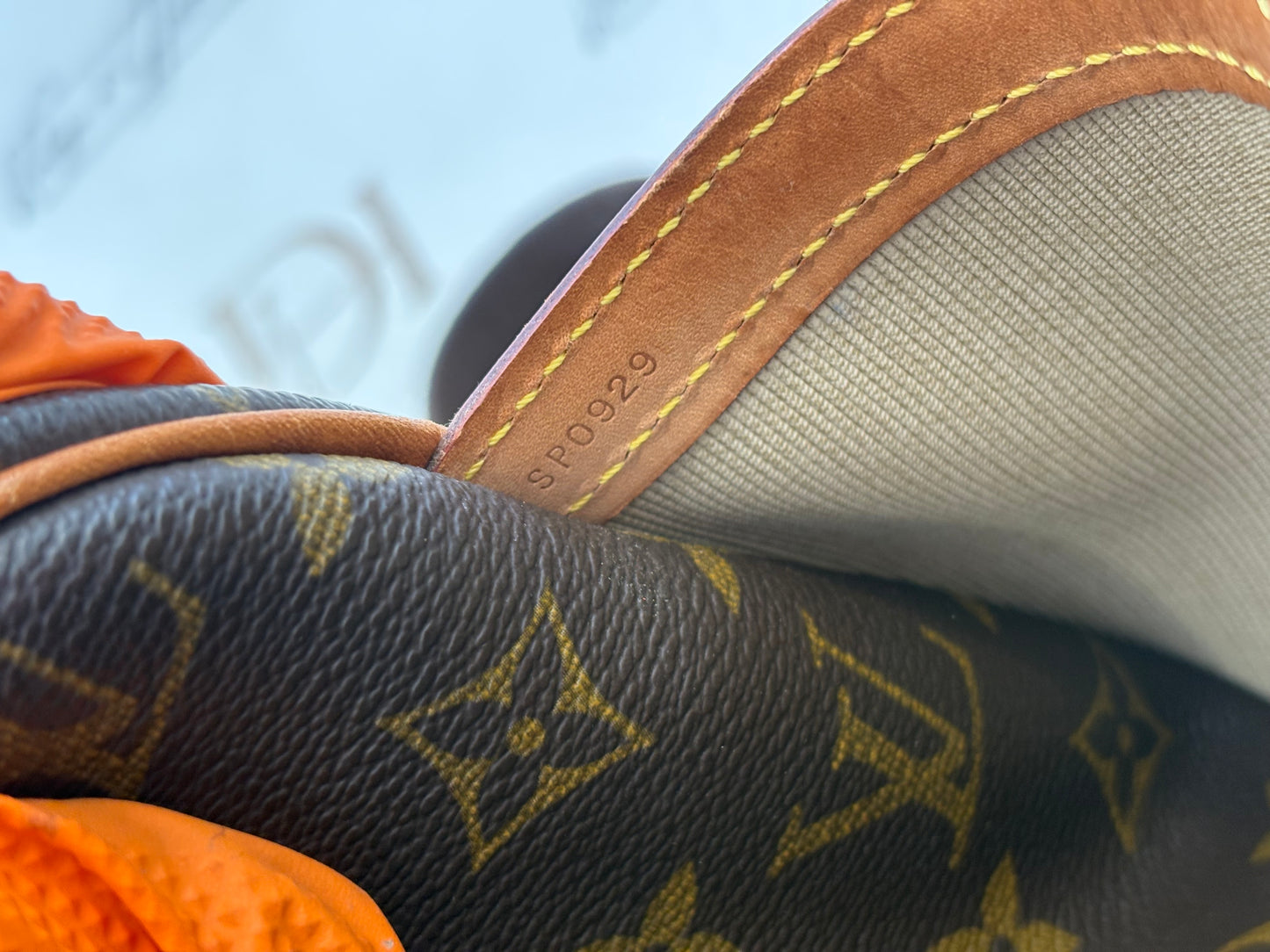 017200 - Louis Vuitton Reporter PM