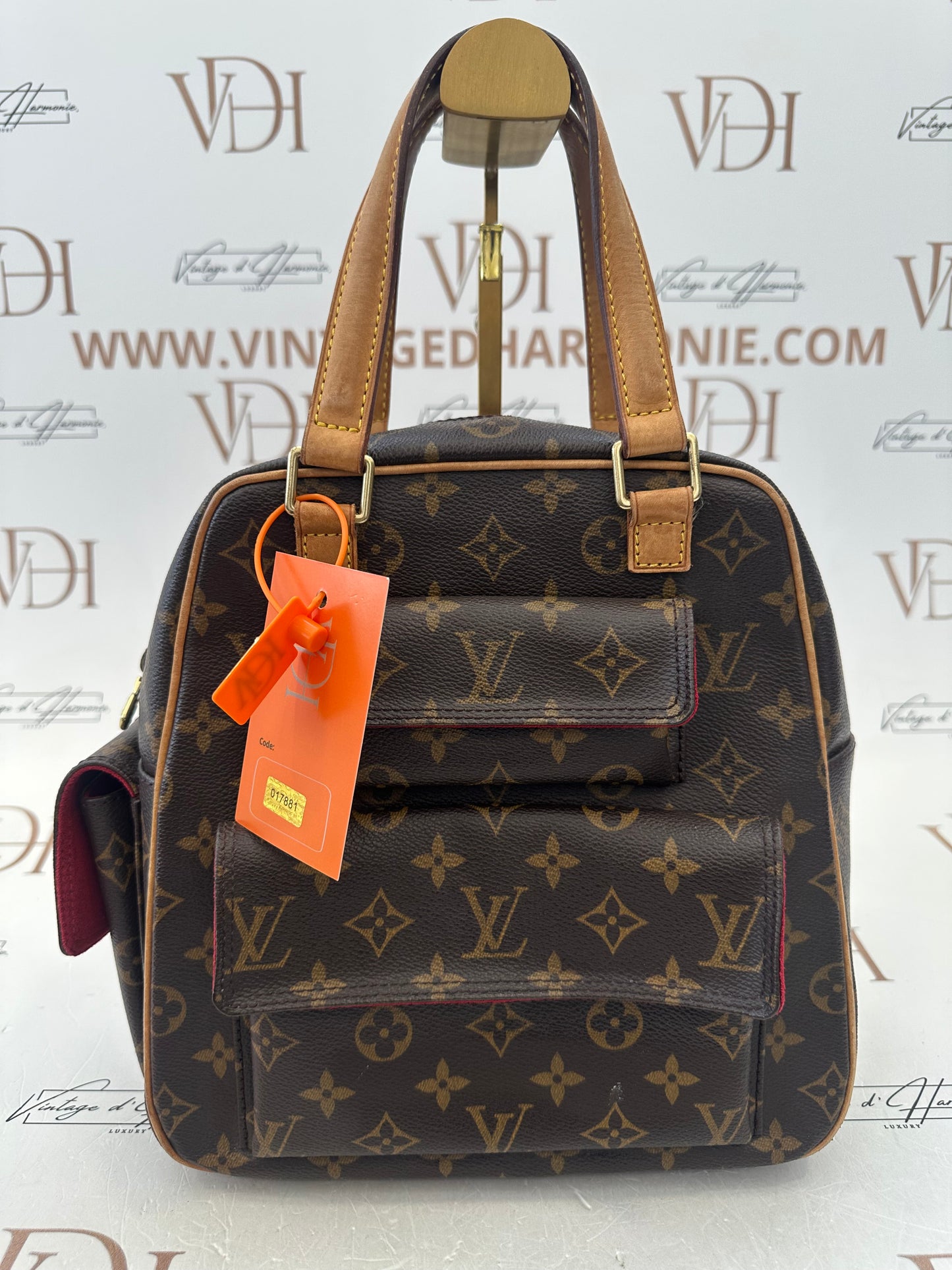 017881 - Louis Vuitton Excentricite