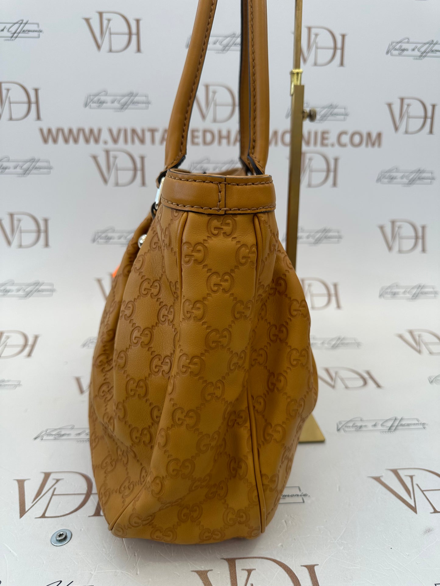 382479 - Gucci Sukey