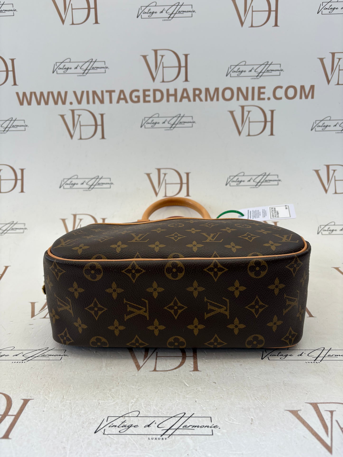 017224 - Louis Vuitton Trouville