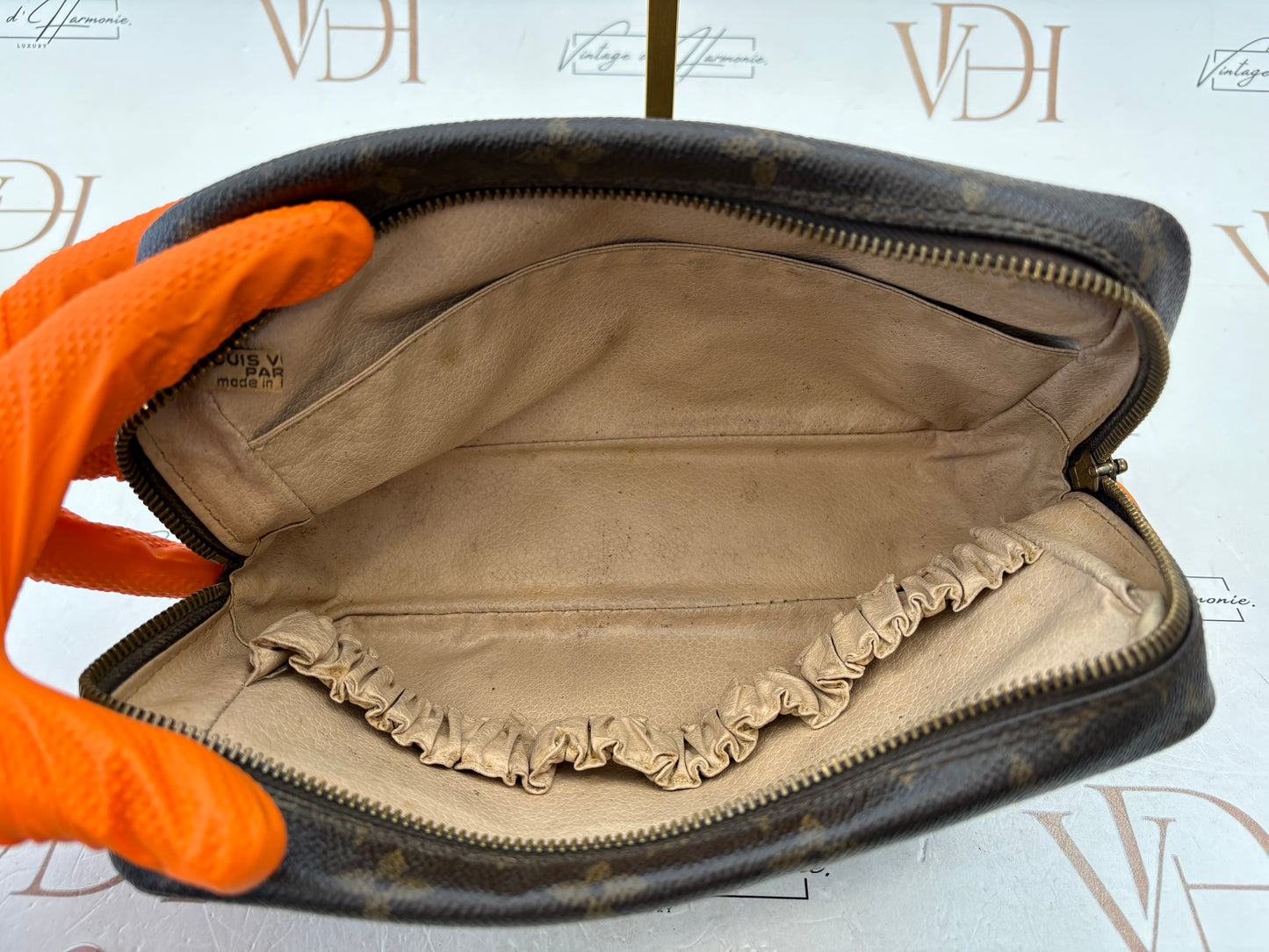 018933 - Louis Vuitton Trousse Toilette 23