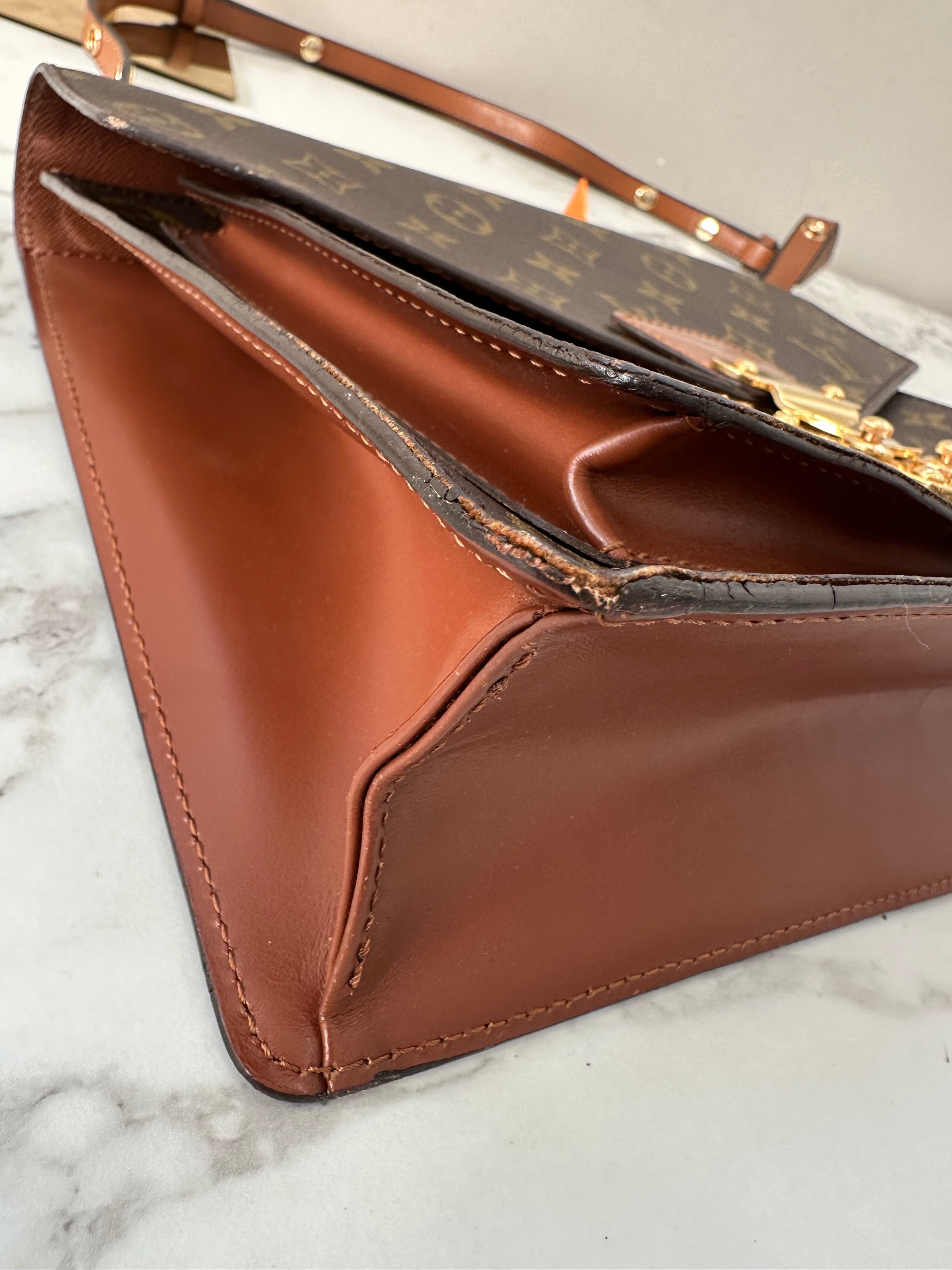 Louis Vuitton Monceau 28