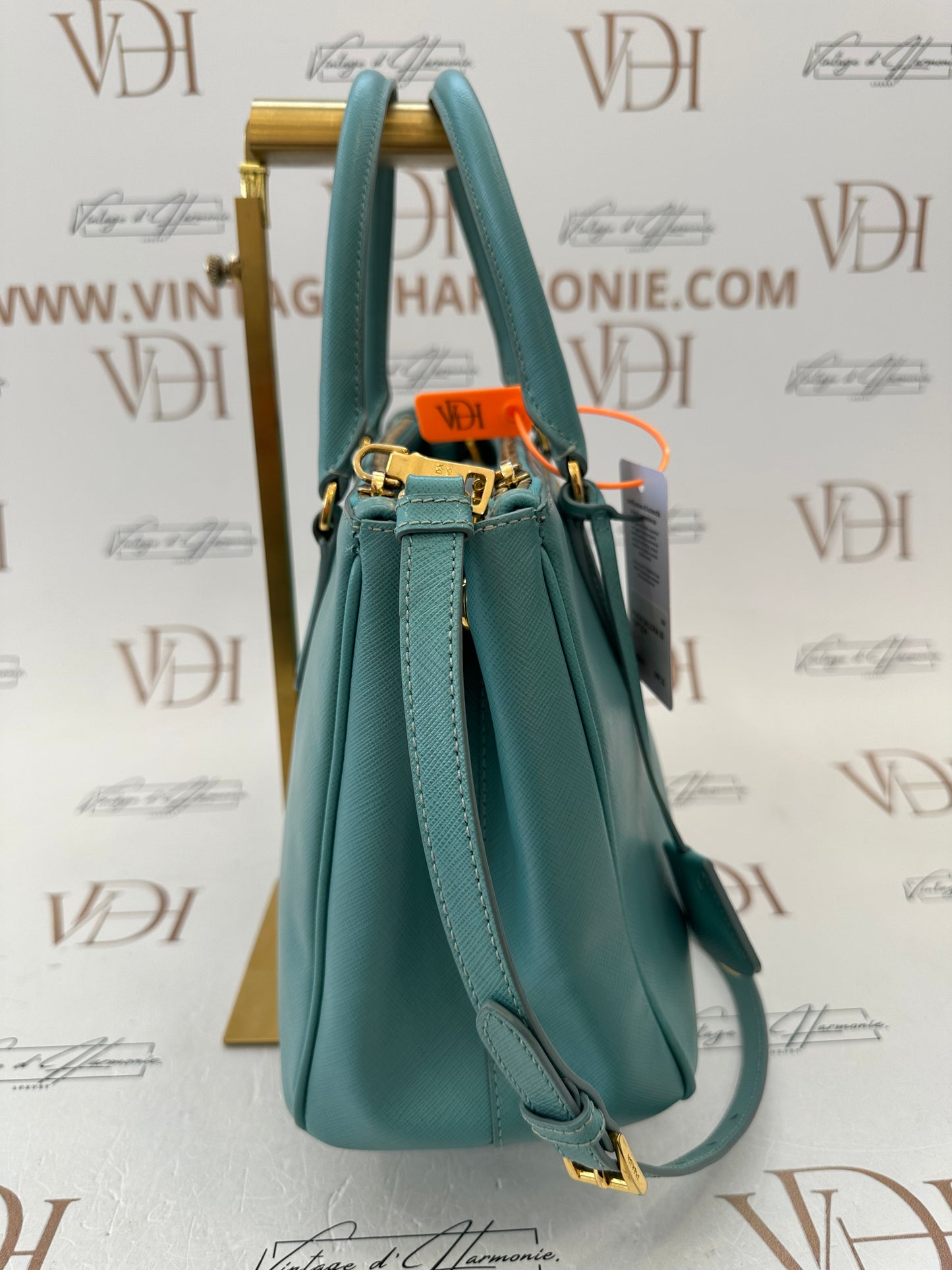 382947 - Prada Galleria